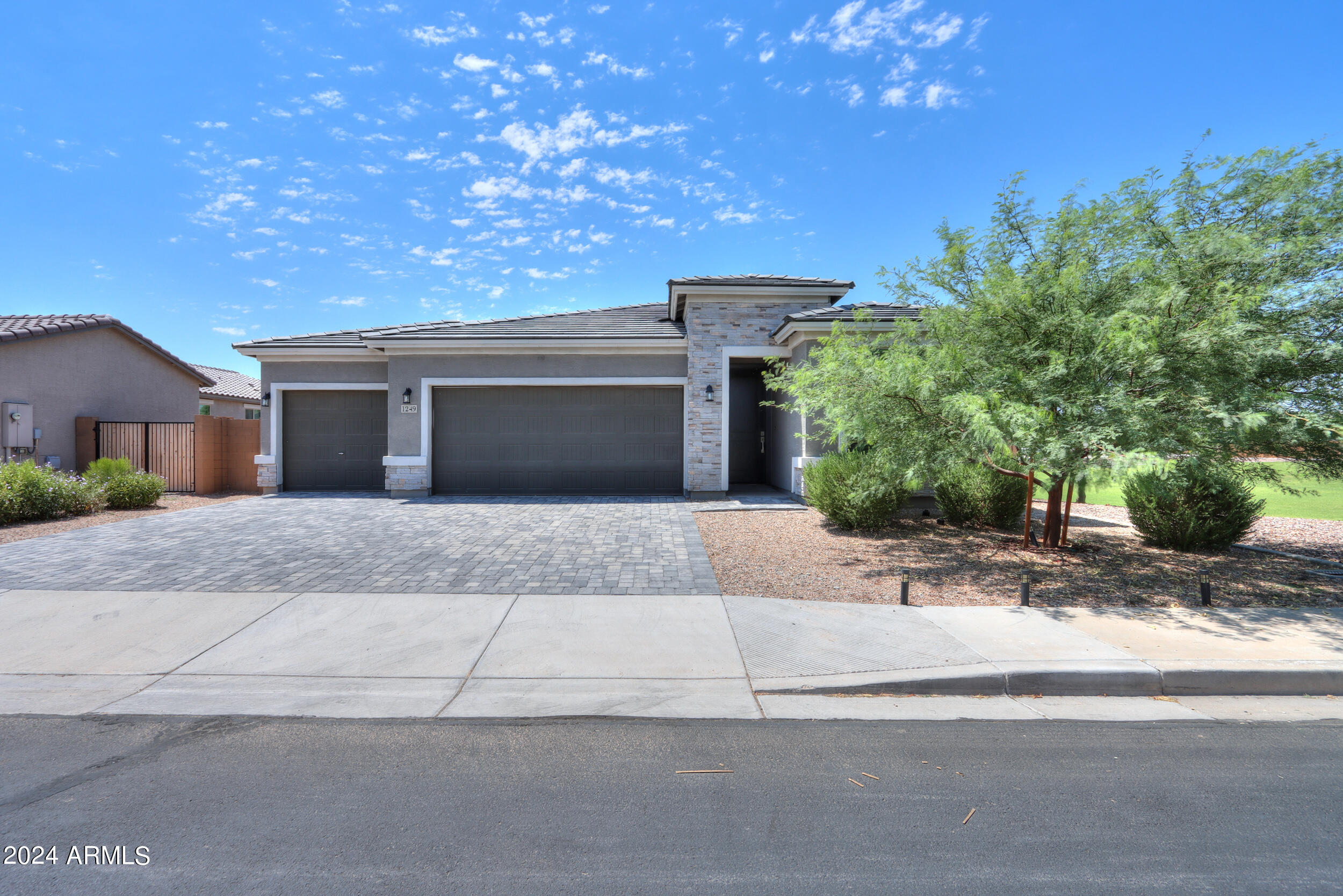1249 E Silver Reef Drive — photo