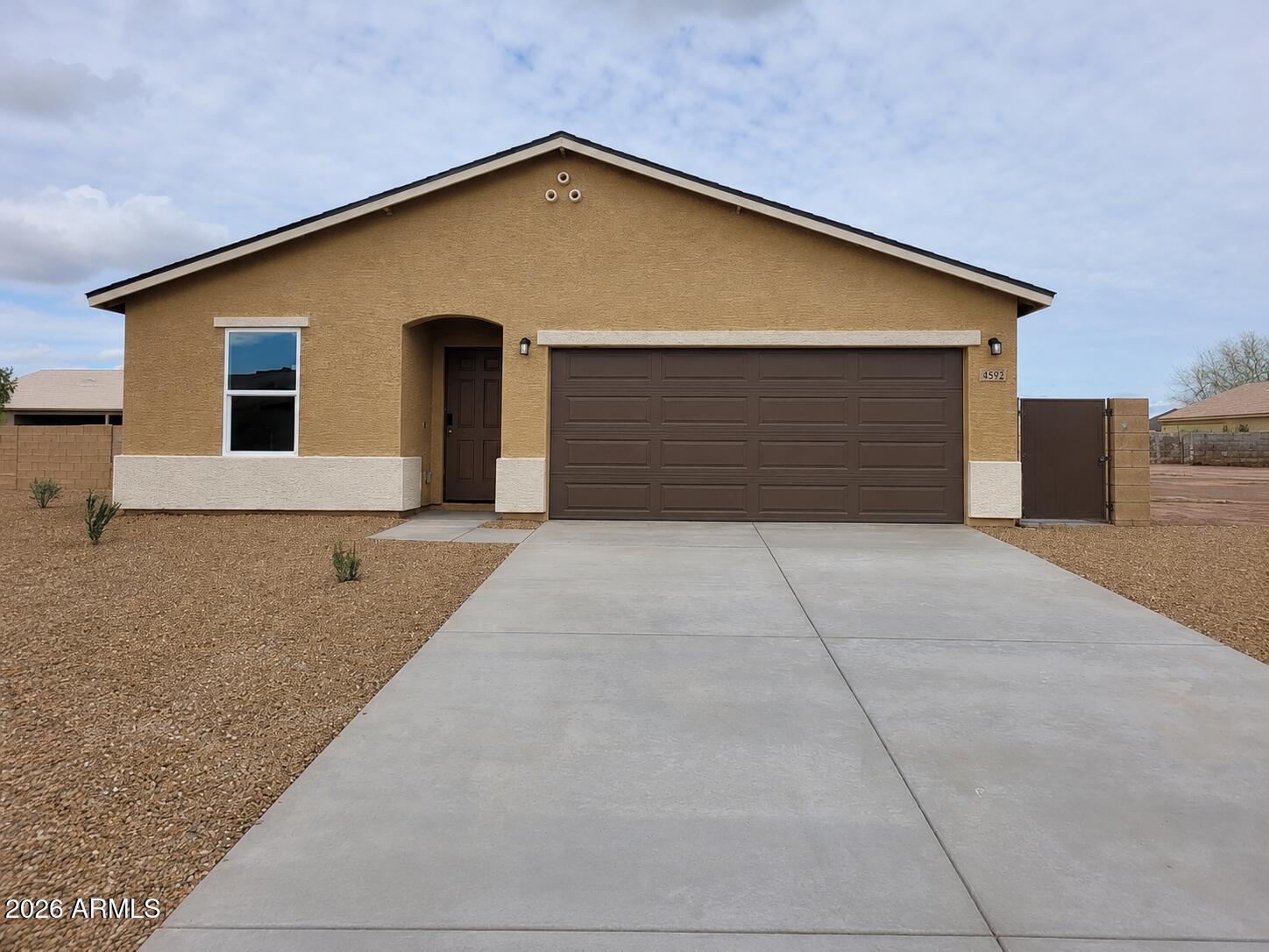8592 W Oneida Drive — photo