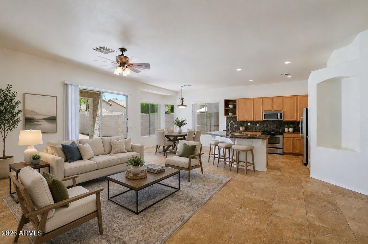 4254 E Molly Lane — photo
