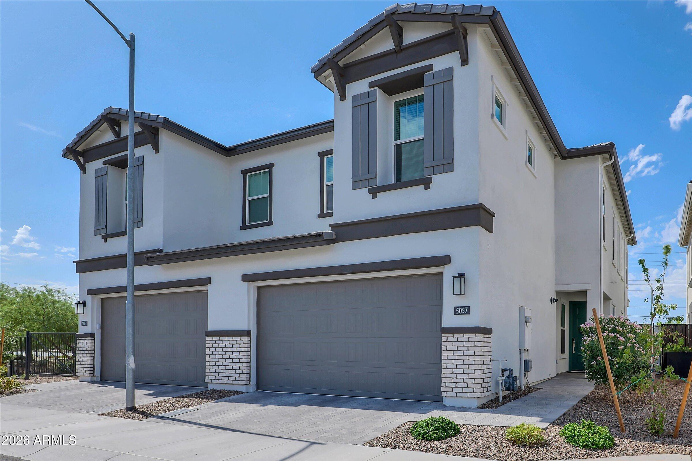 5057 E Woodridge Drive — photo