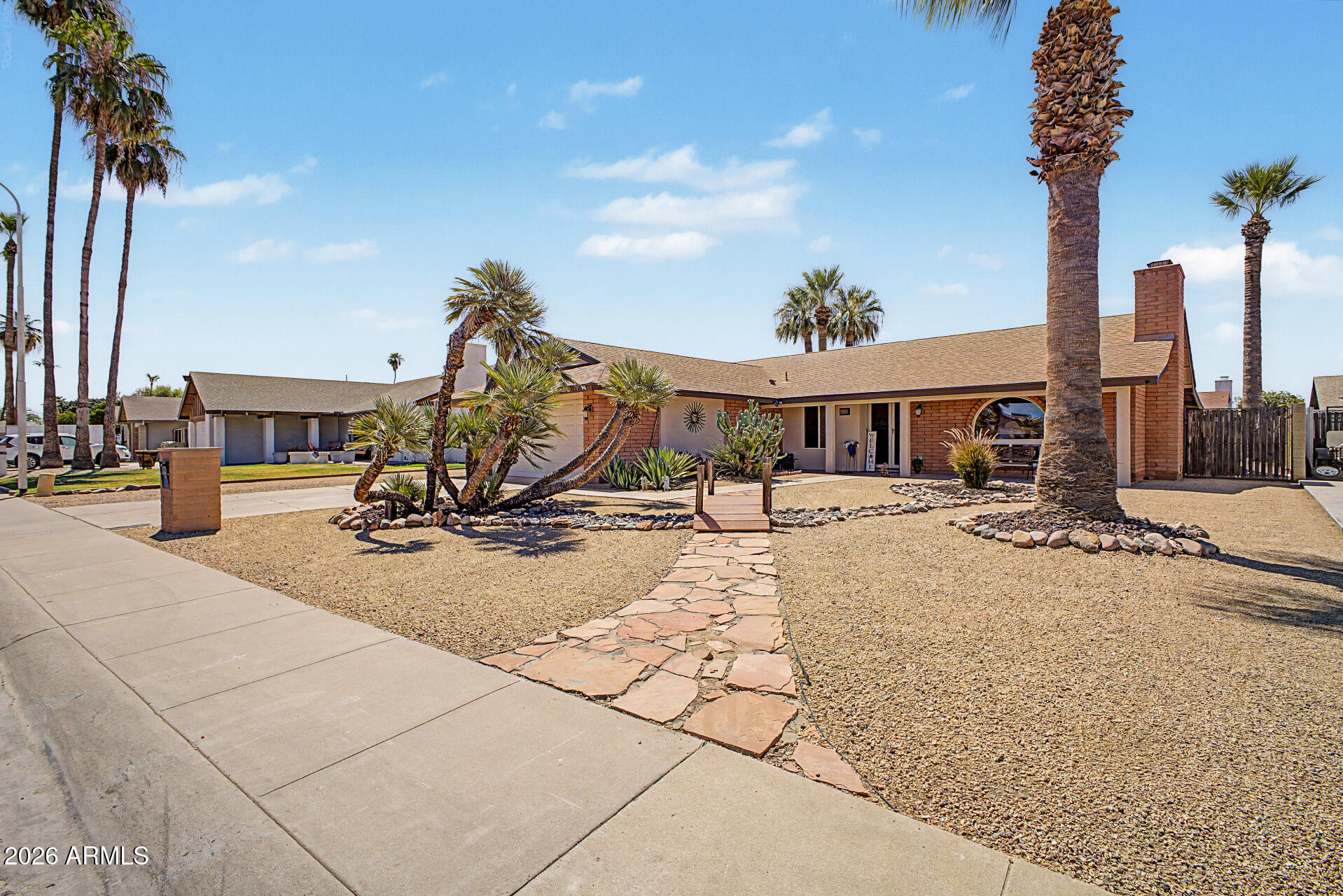 4555 W Echo Lane — photo