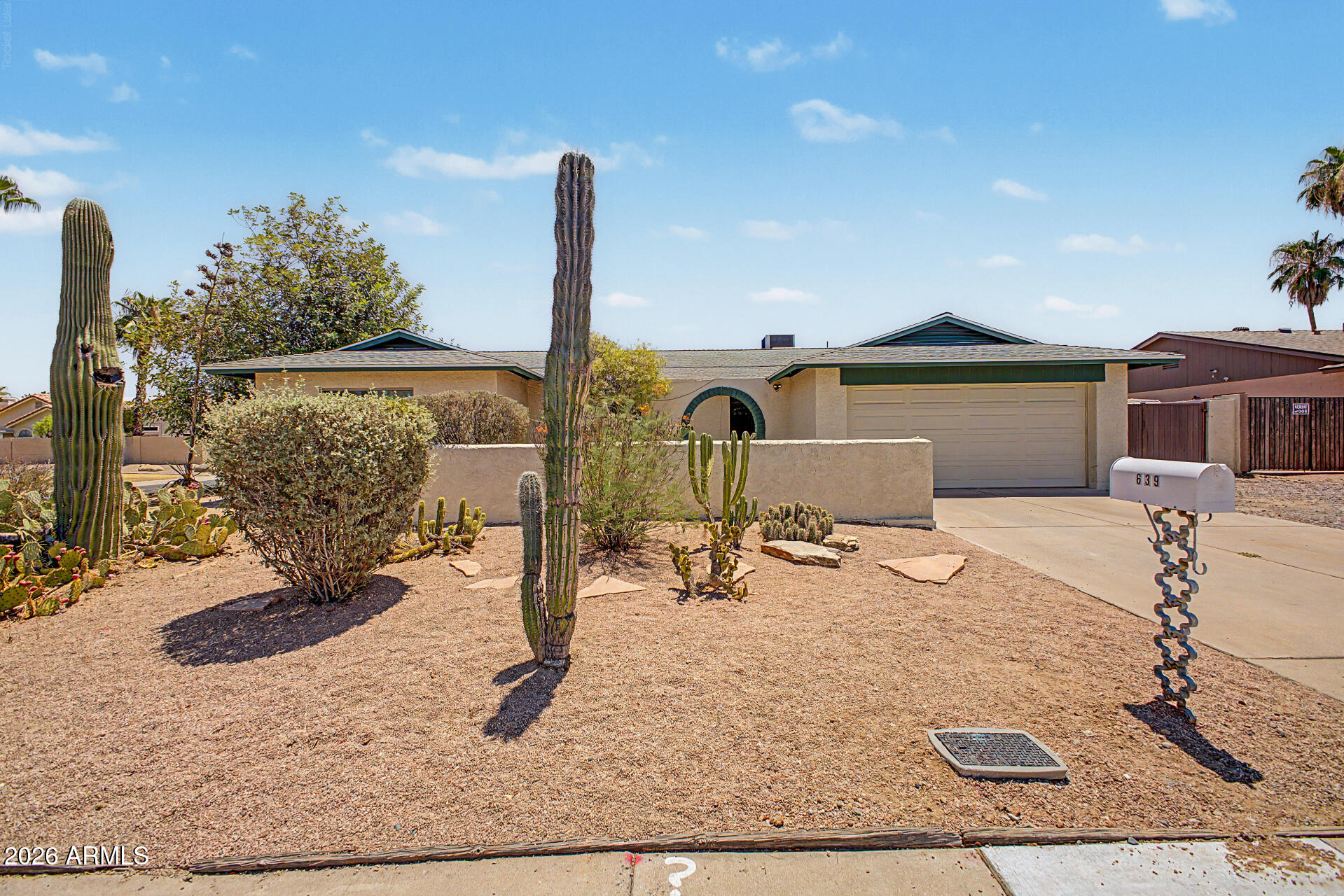 639 W Strahan Drive — photo