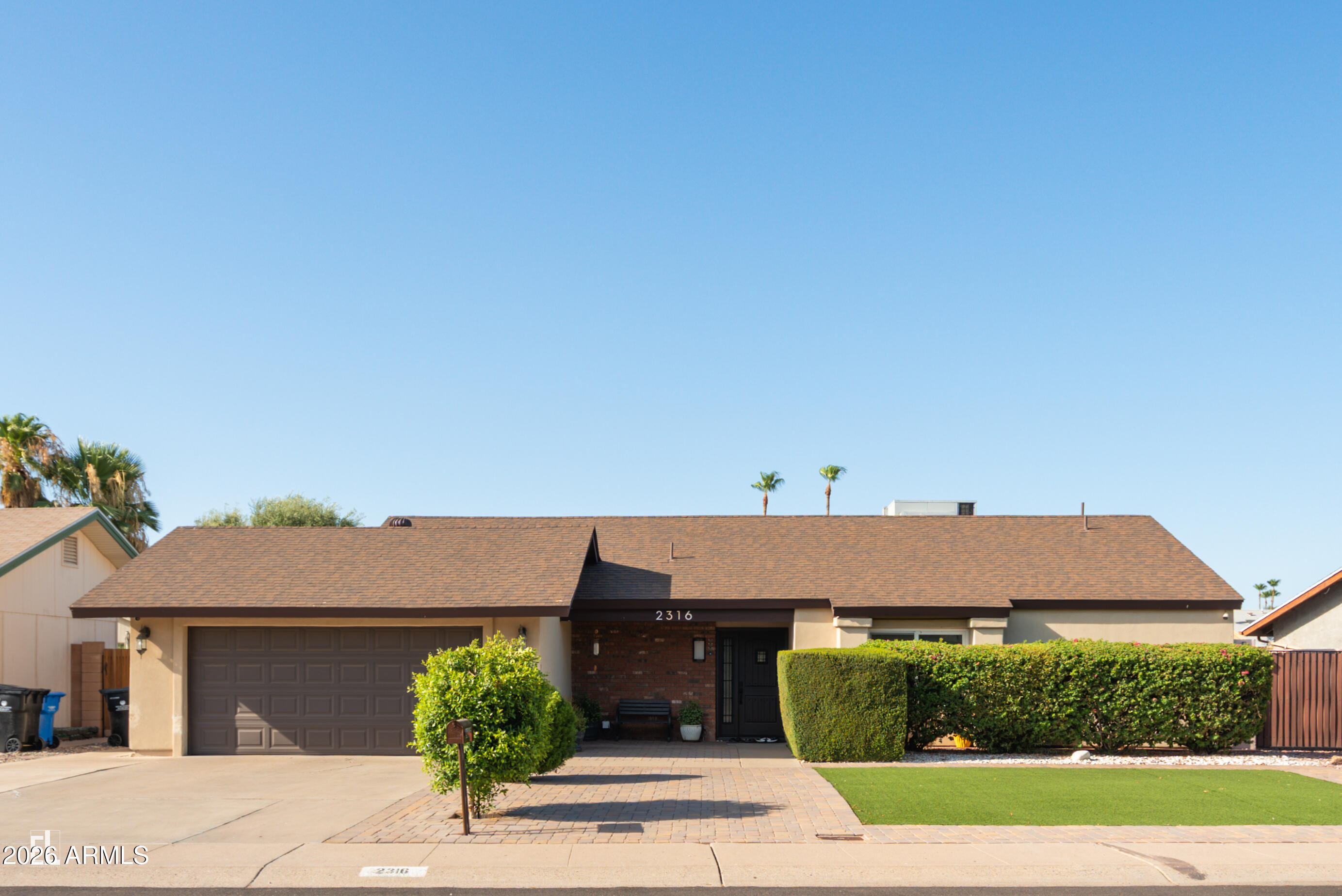 2316 W Port Royale Lane — photo