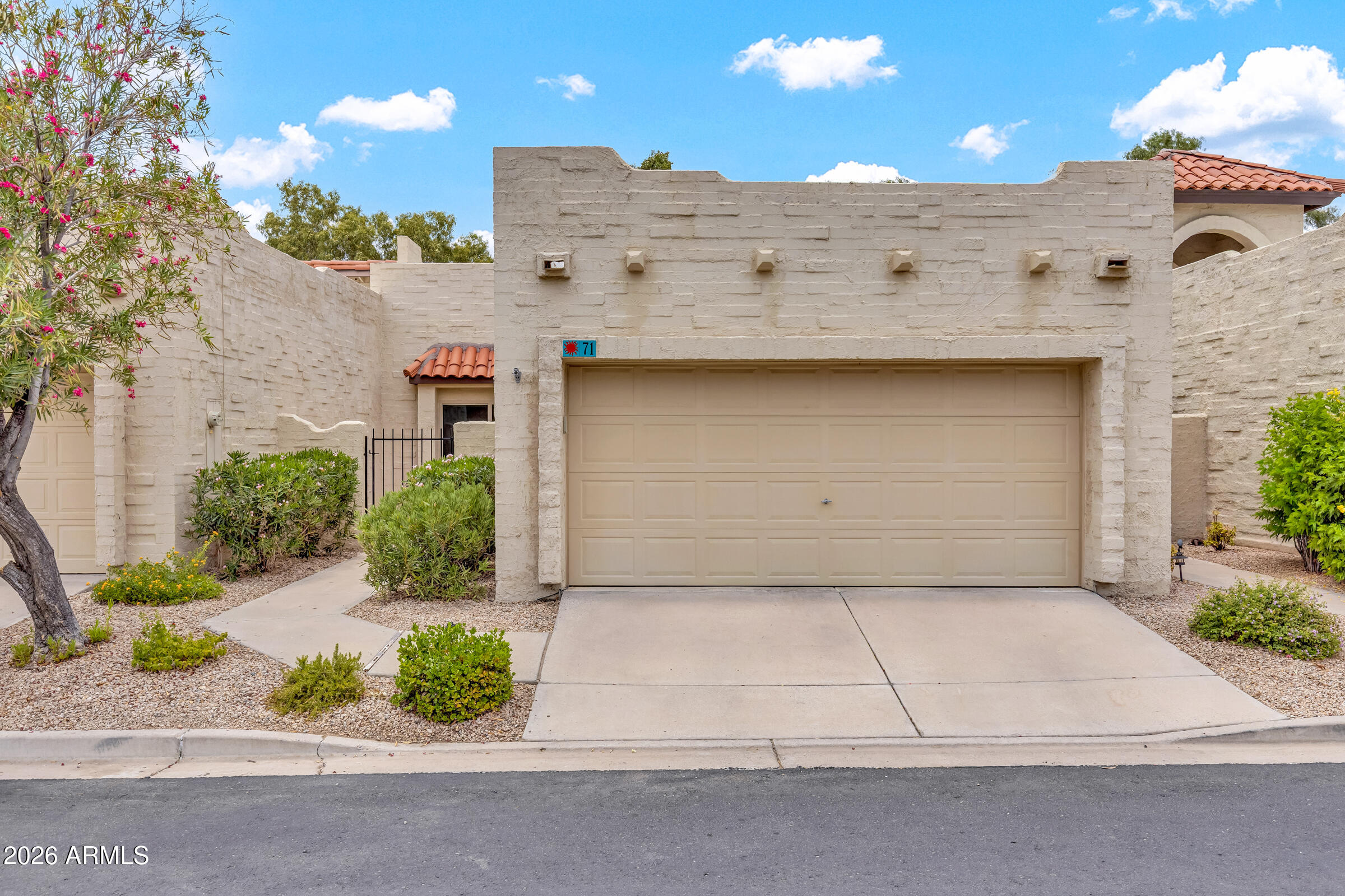 1235 N Sunnyvale 71 — photo