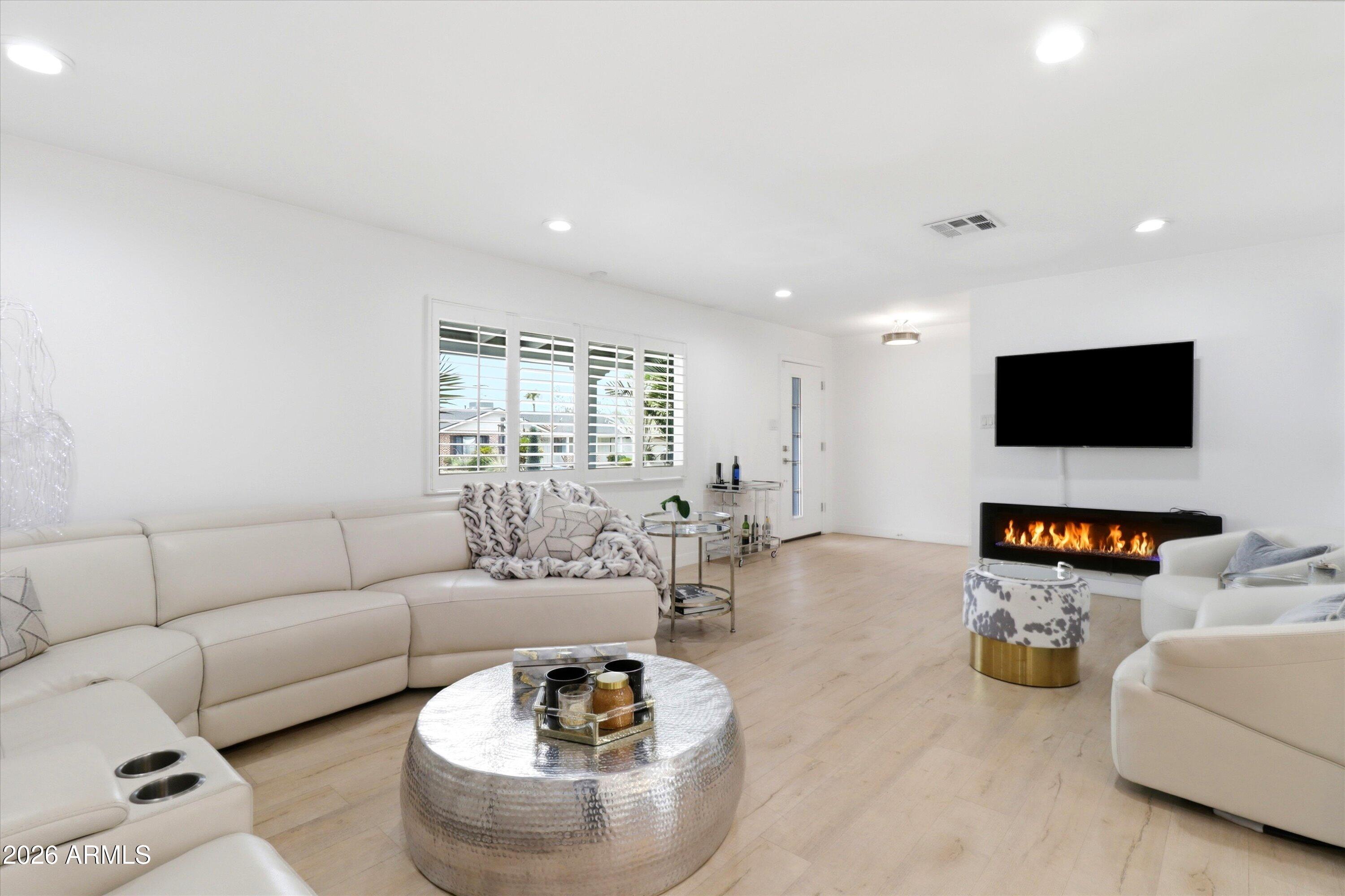 1708 E McLellan Boulevard — photo