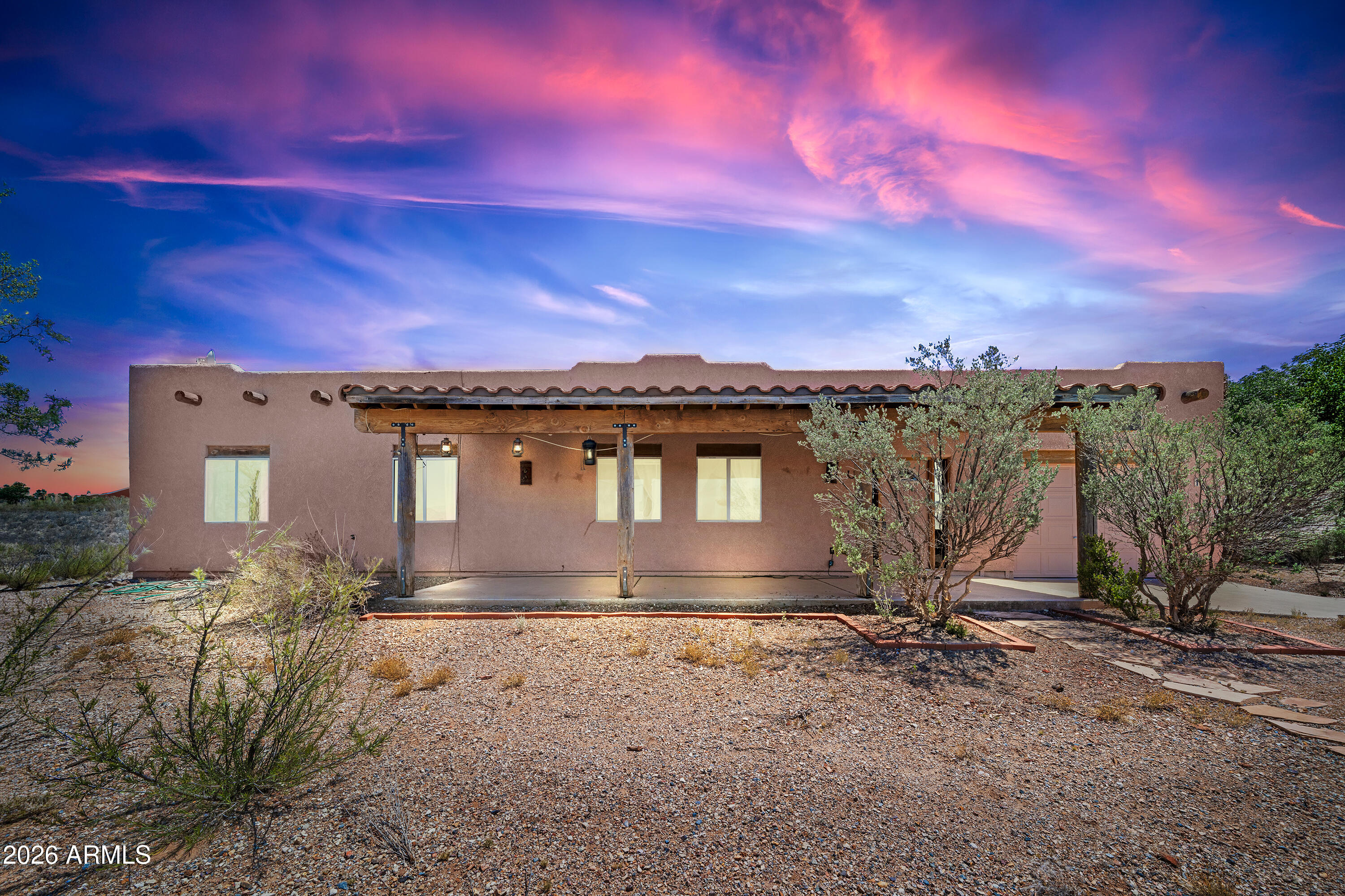 1537 E Apache Way — photo
