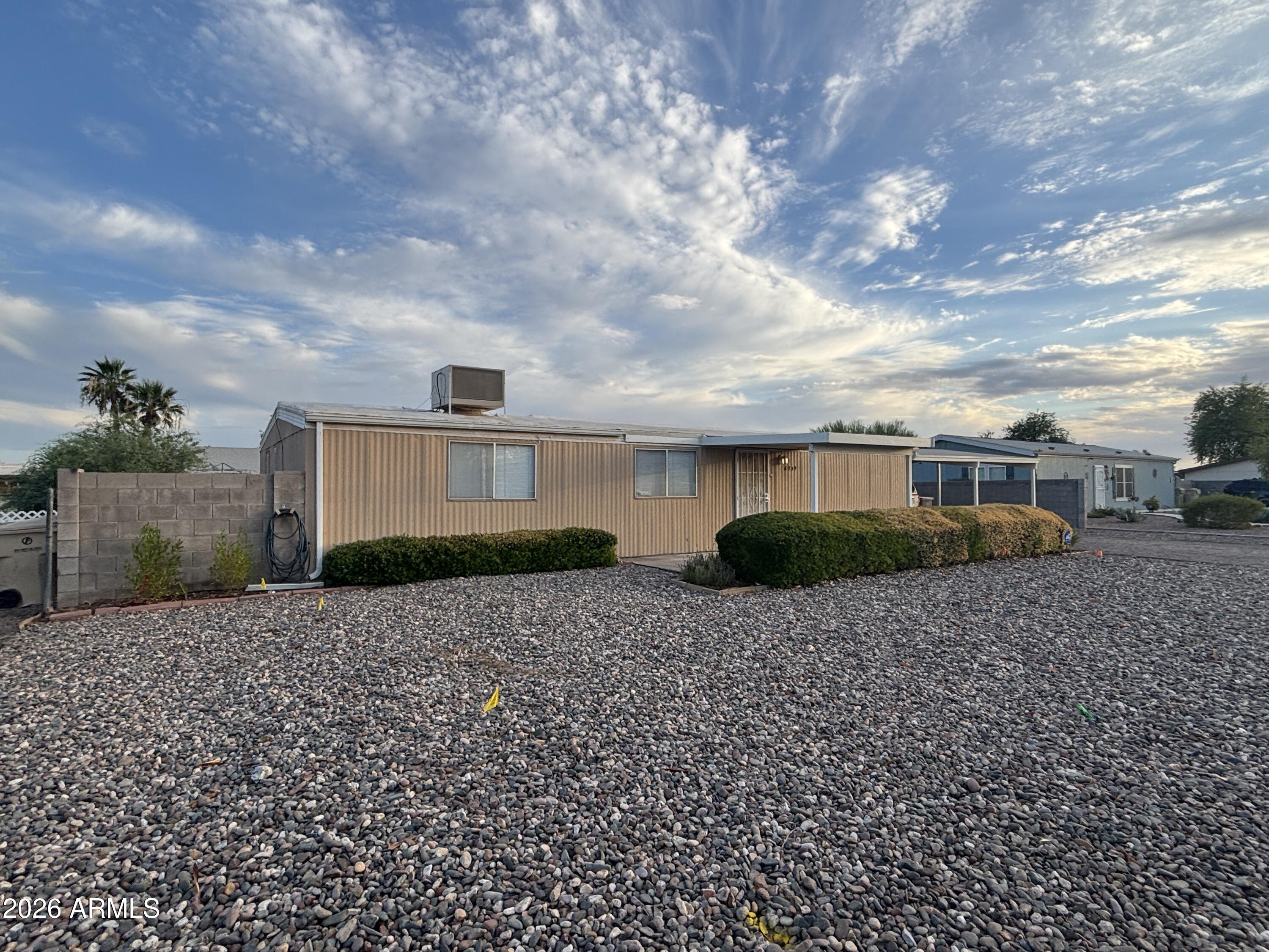 6739 W Sherri Jean Lane — photo