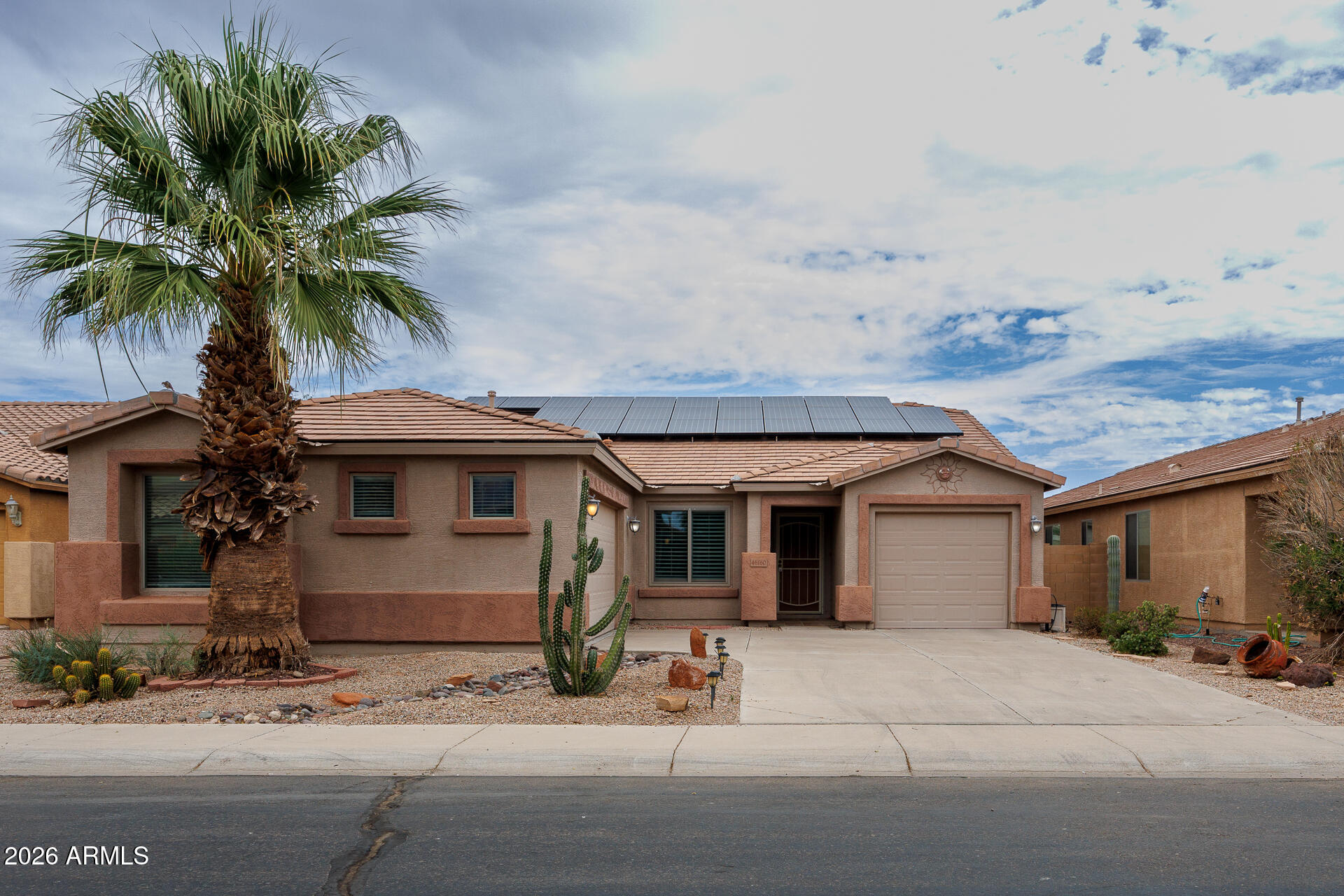 46160 W Dirk Street — photo