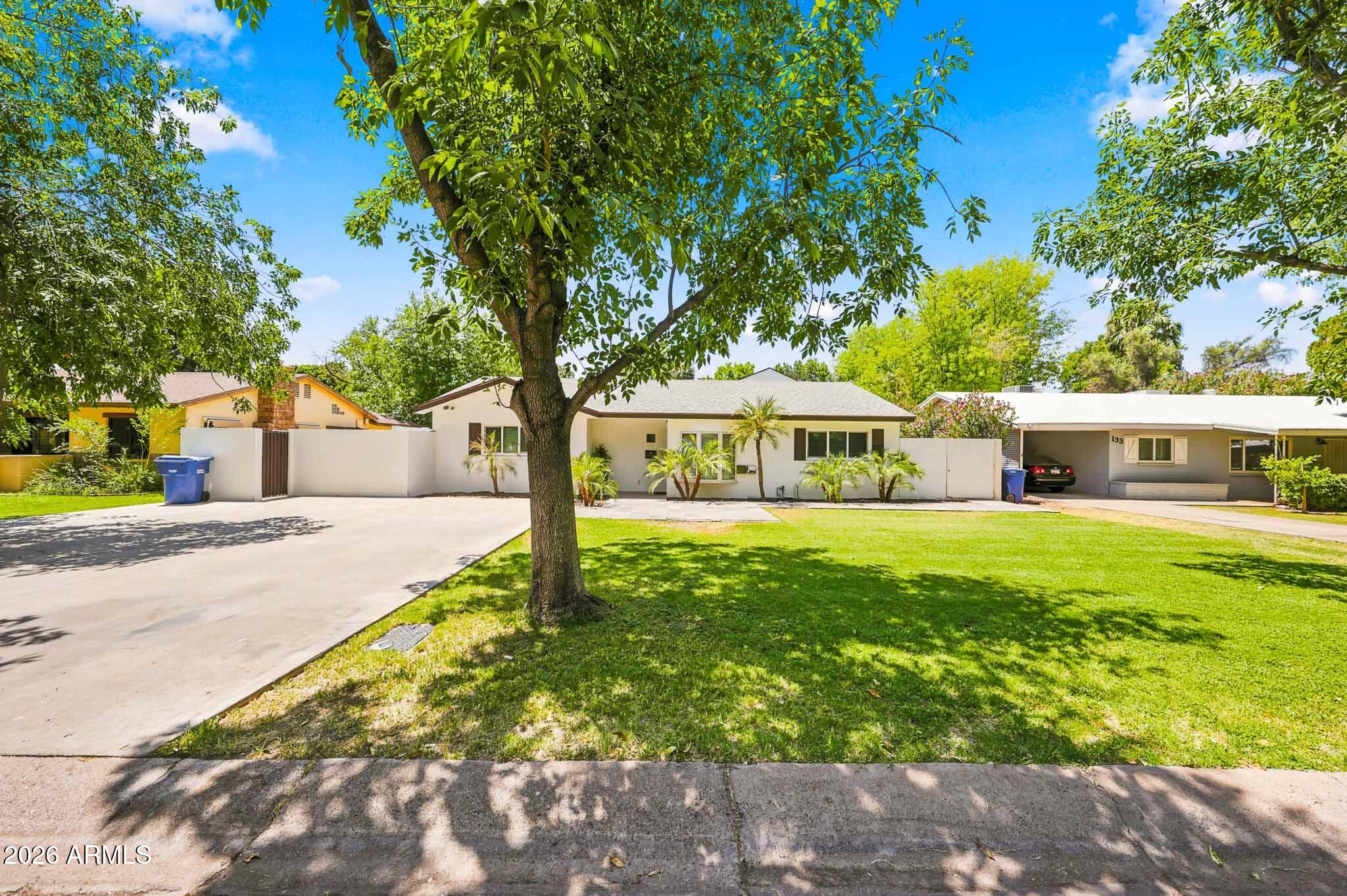 137 E Vista Del Cerro Drive — photo