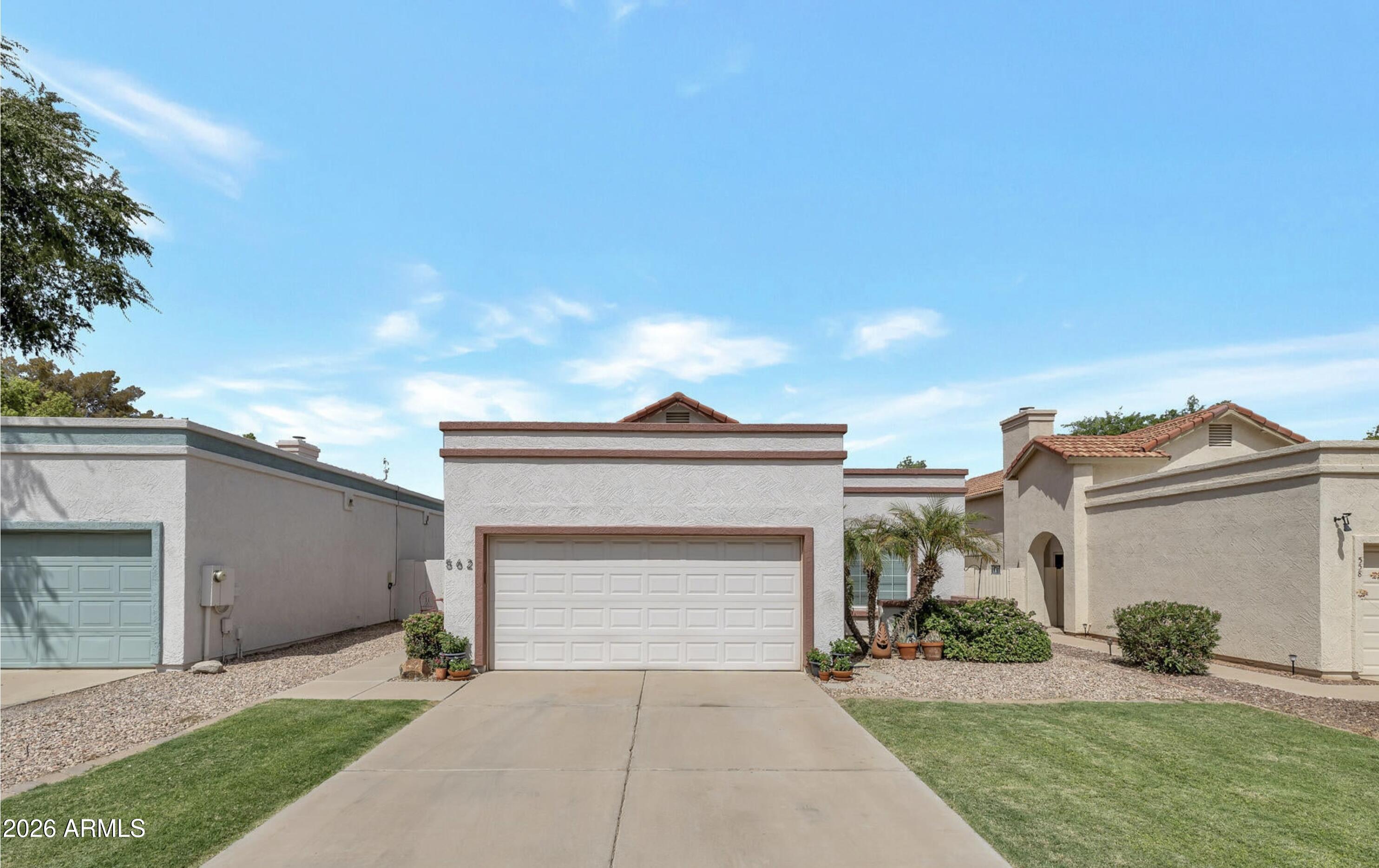 562 S Danyell Drive — photo