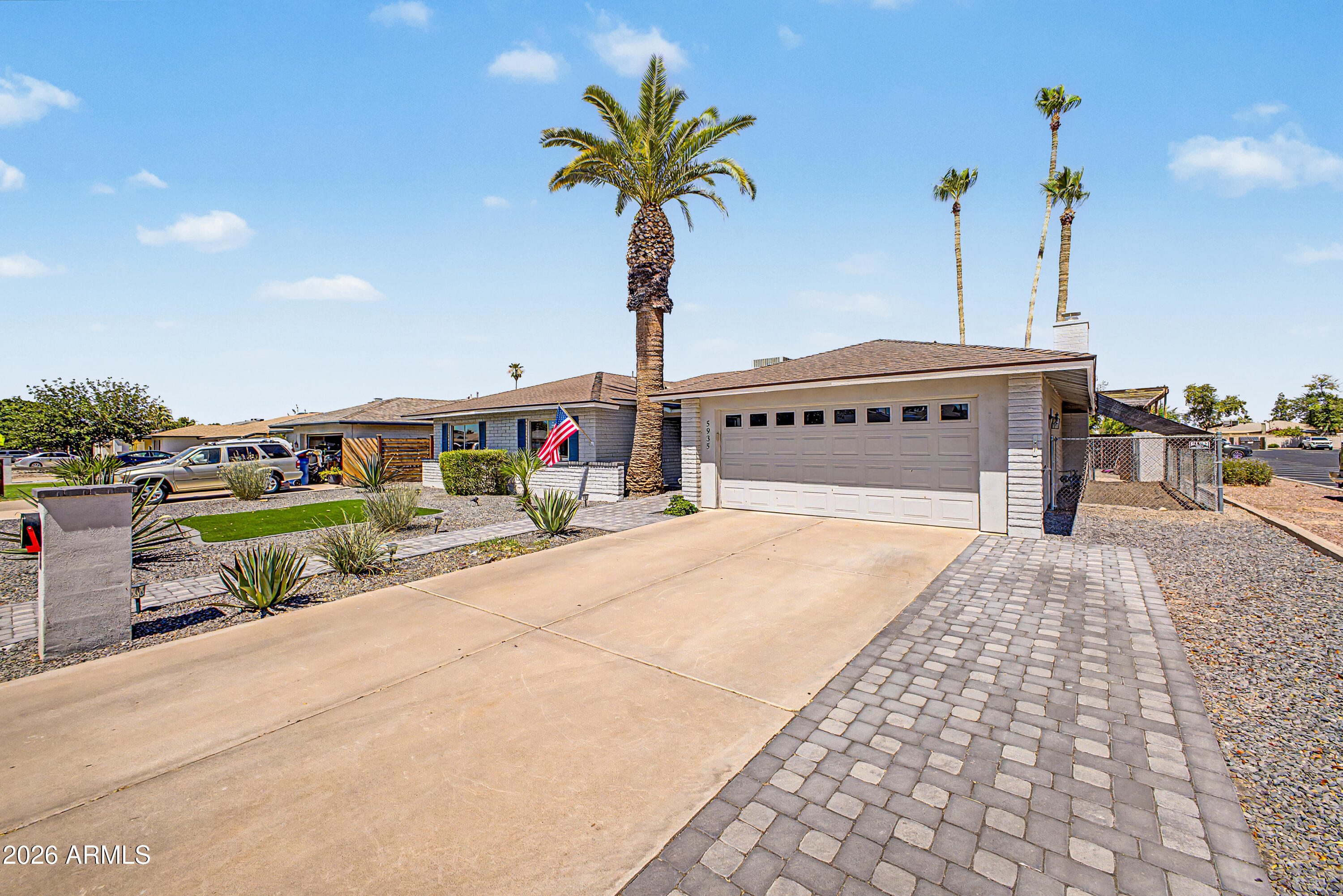 5935 S Lakeshore Drive — photo