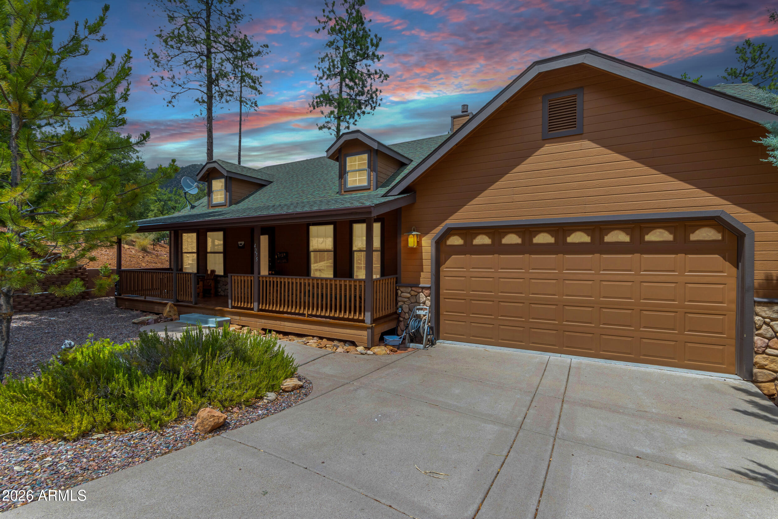 4275 N Strawberry Hollow — photo