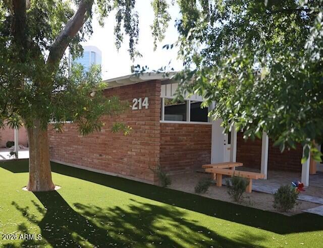 214 E Monterey Way — photo