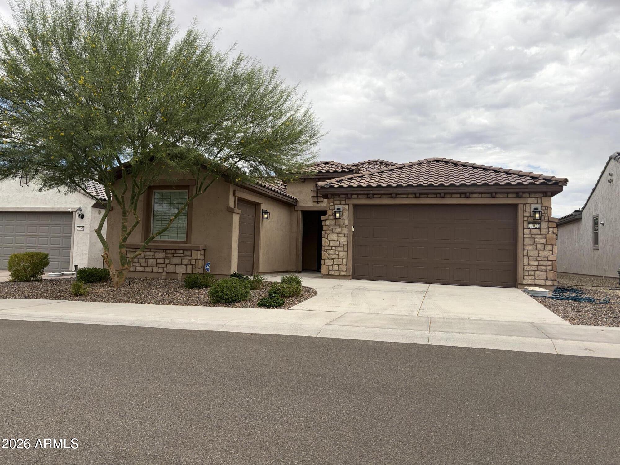 27022 W Kerry Lane — photo