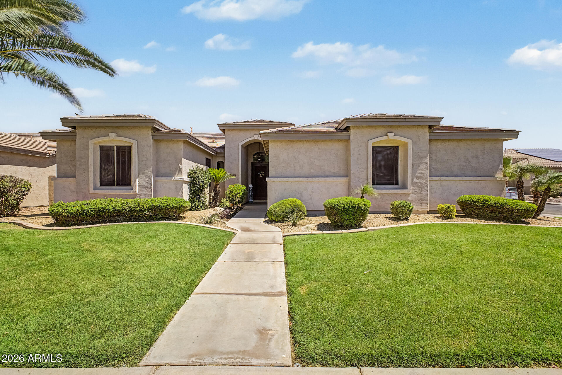 604 W Goldfinch Way — photo