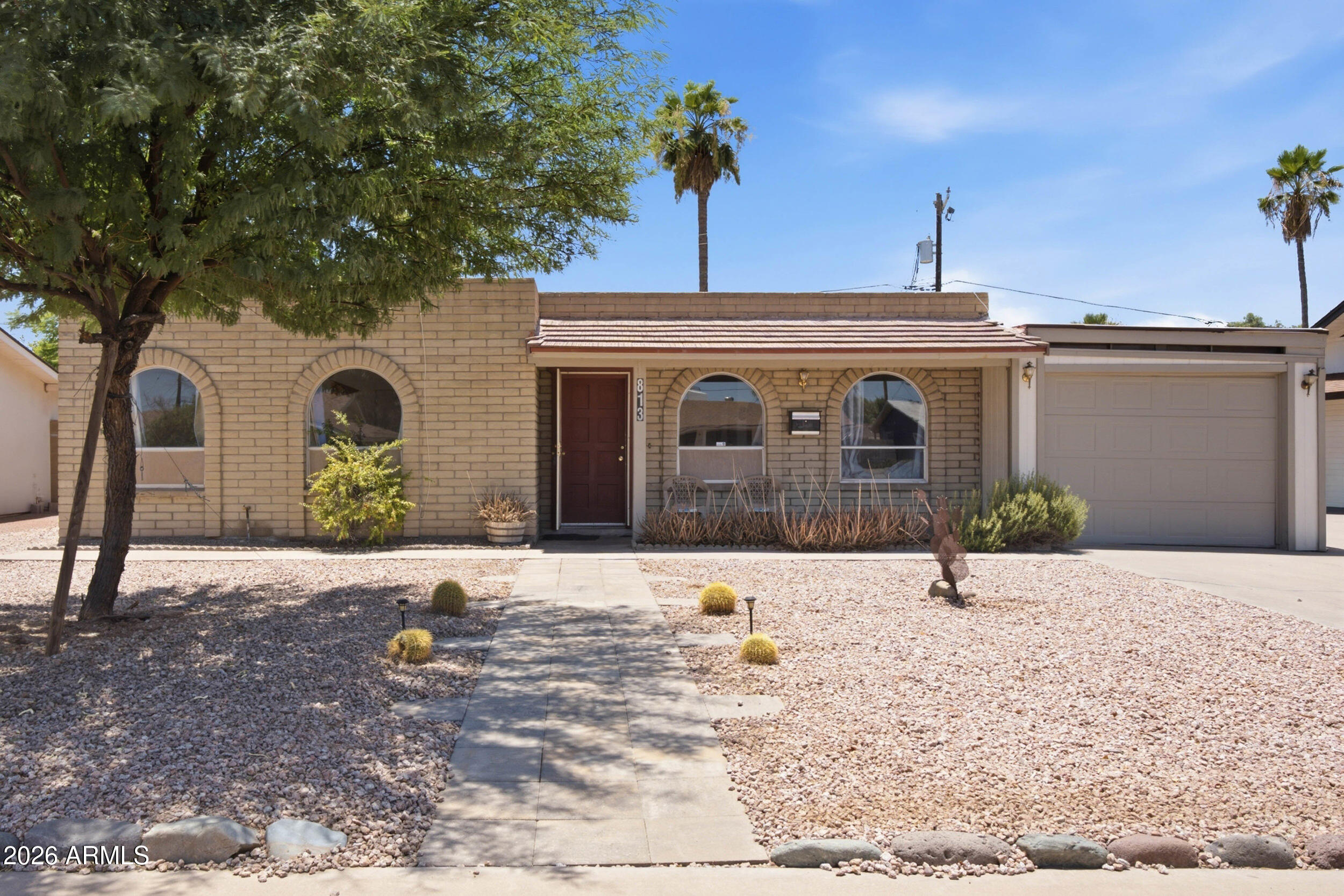 813 W Romo Jones Street — photo