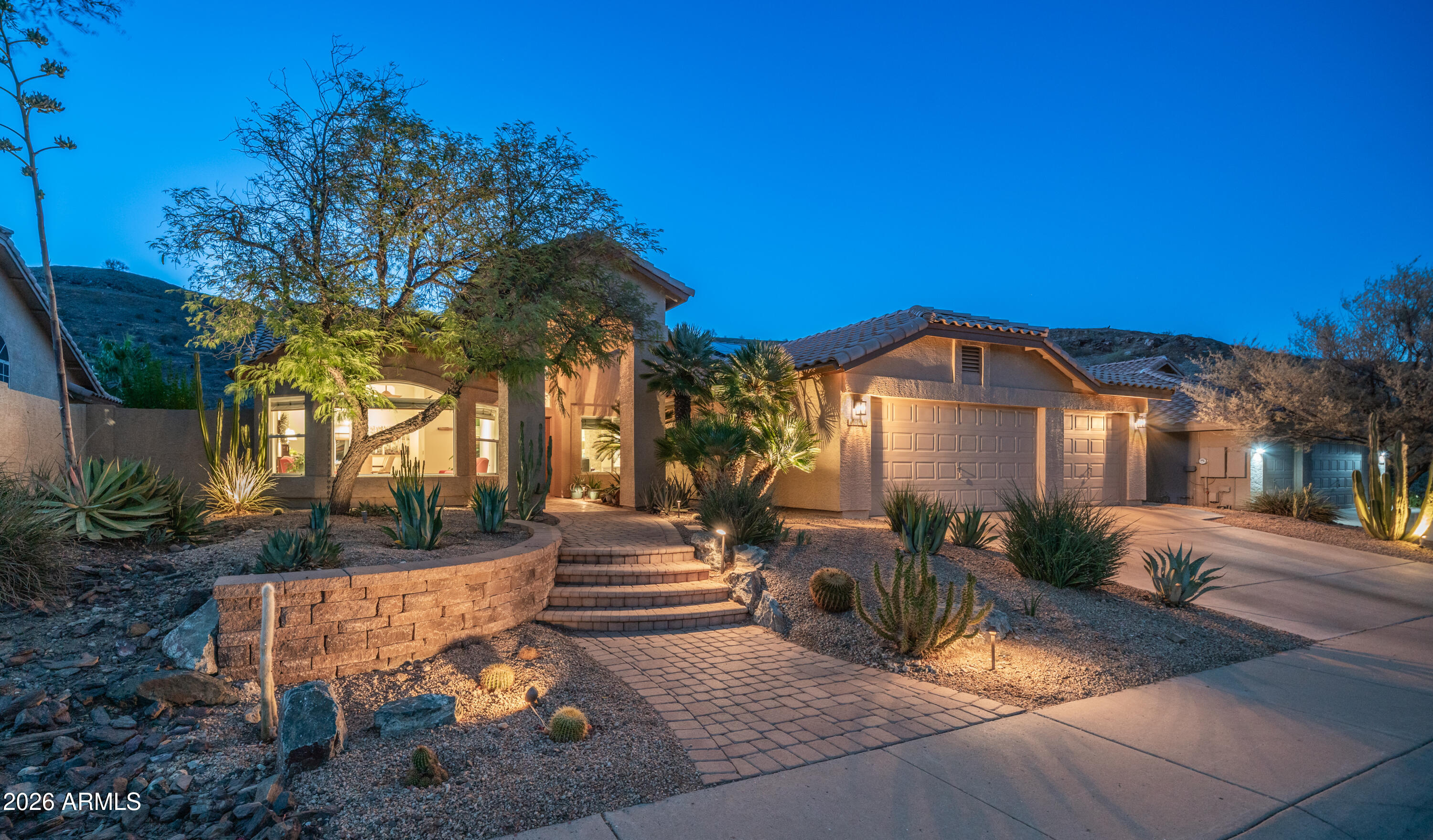 1642 E Nighthawk Way — photo