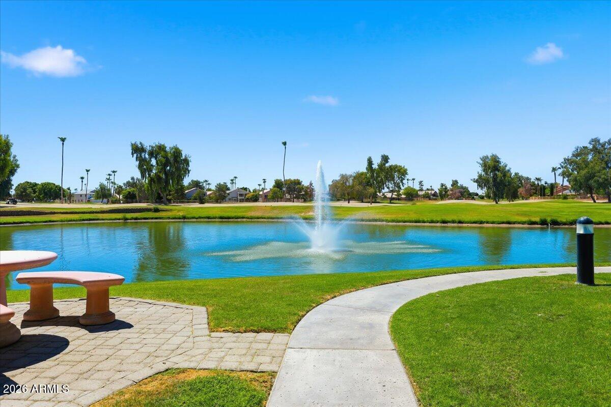 7401 W Arrowhead Clubhouse Drive 2083 — photo