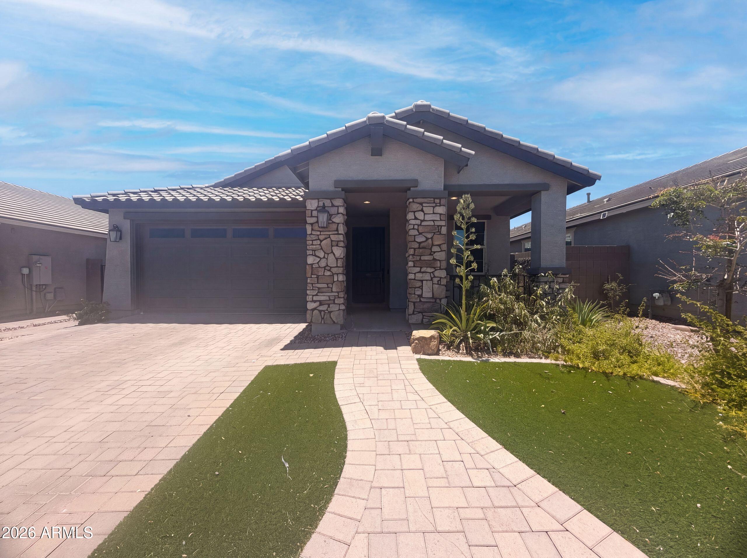 2831 W Rainbow Drive — photo