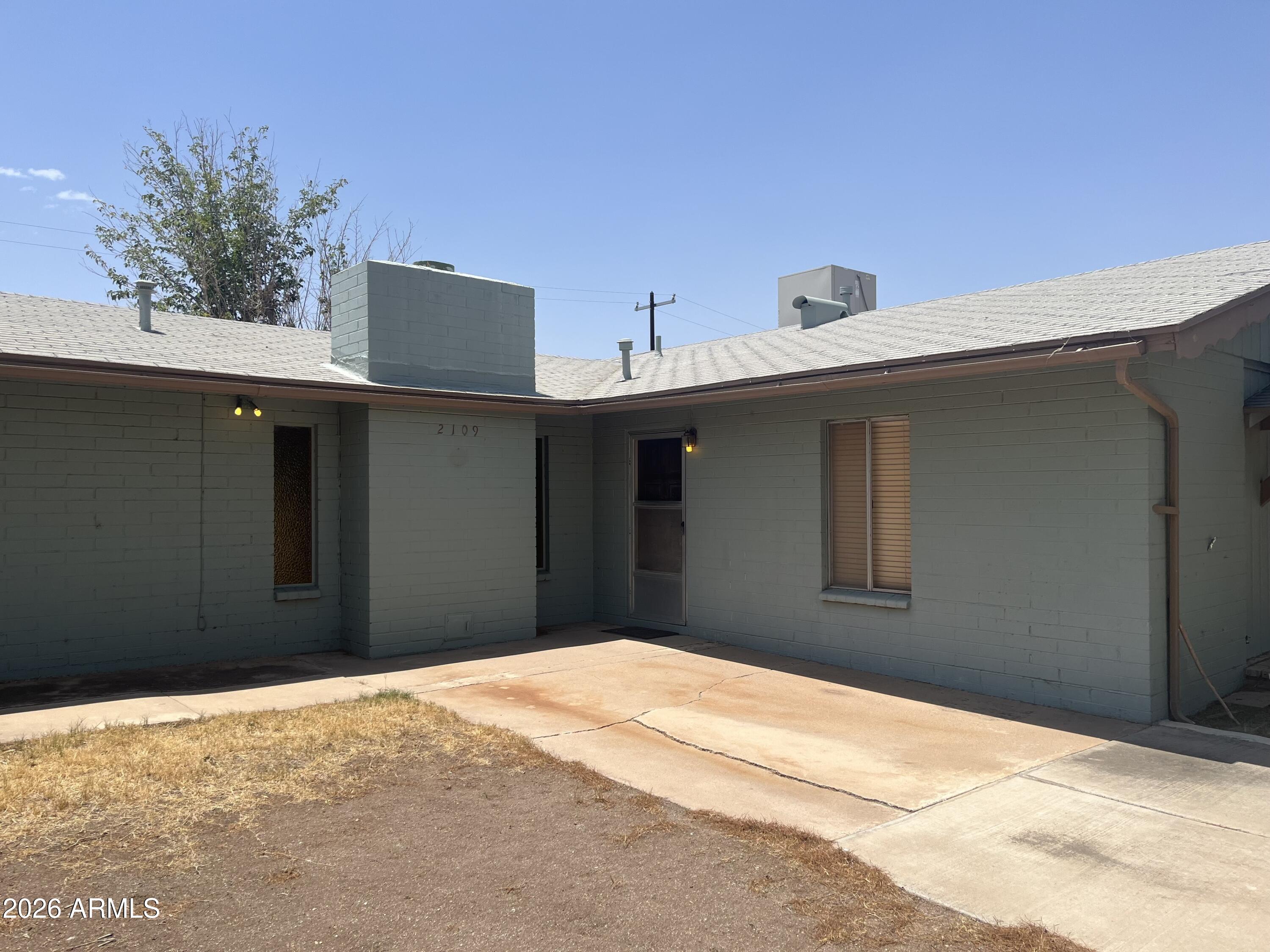 2109 E 7th Street — photo