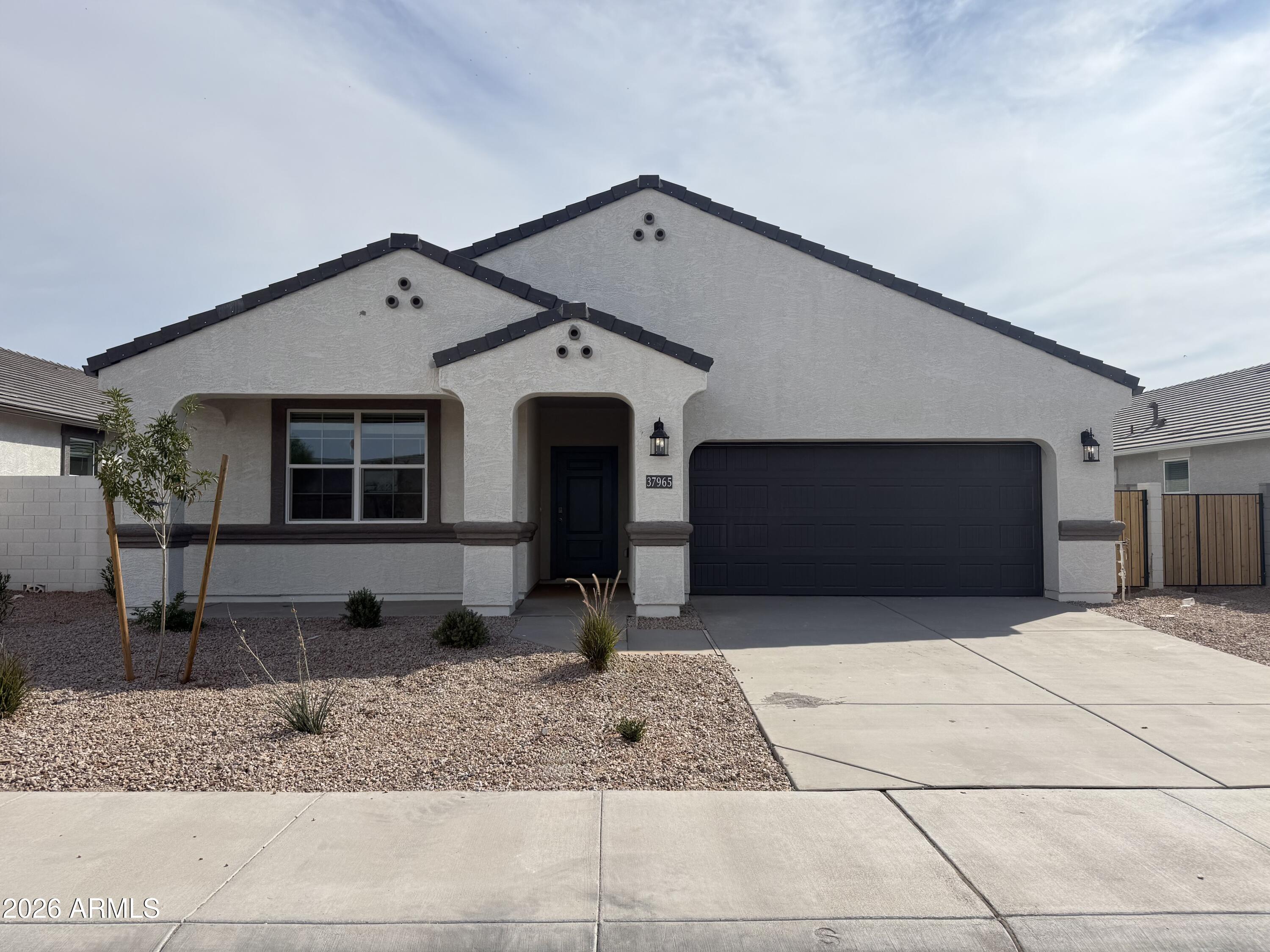 37965 W Capri Avenue — photo