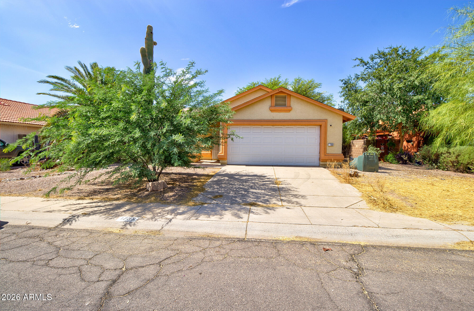 1733 E Catalina Street — photo