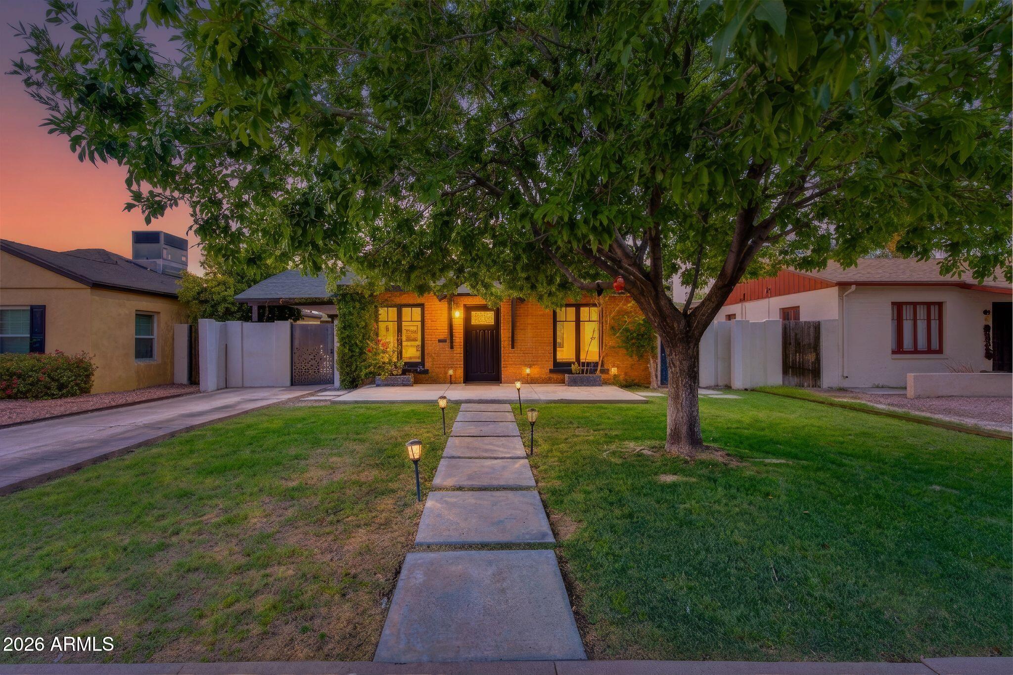 1123 E Coronado Road — photo