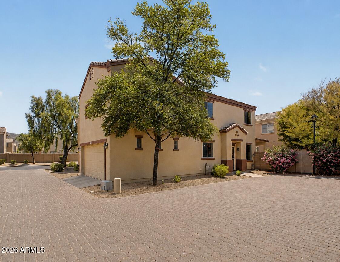 1322 E Dunbar Drive — photo