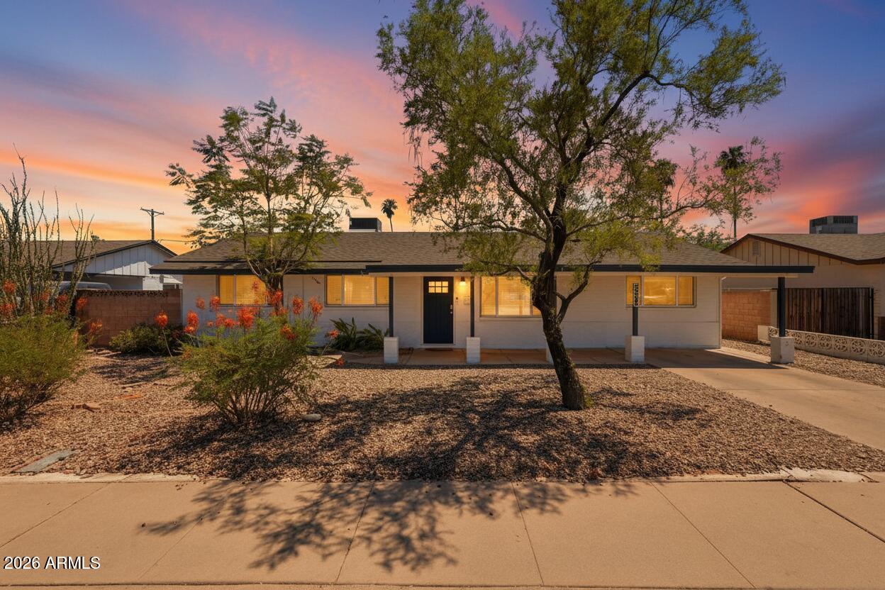 6937 E Moreland Street — photo