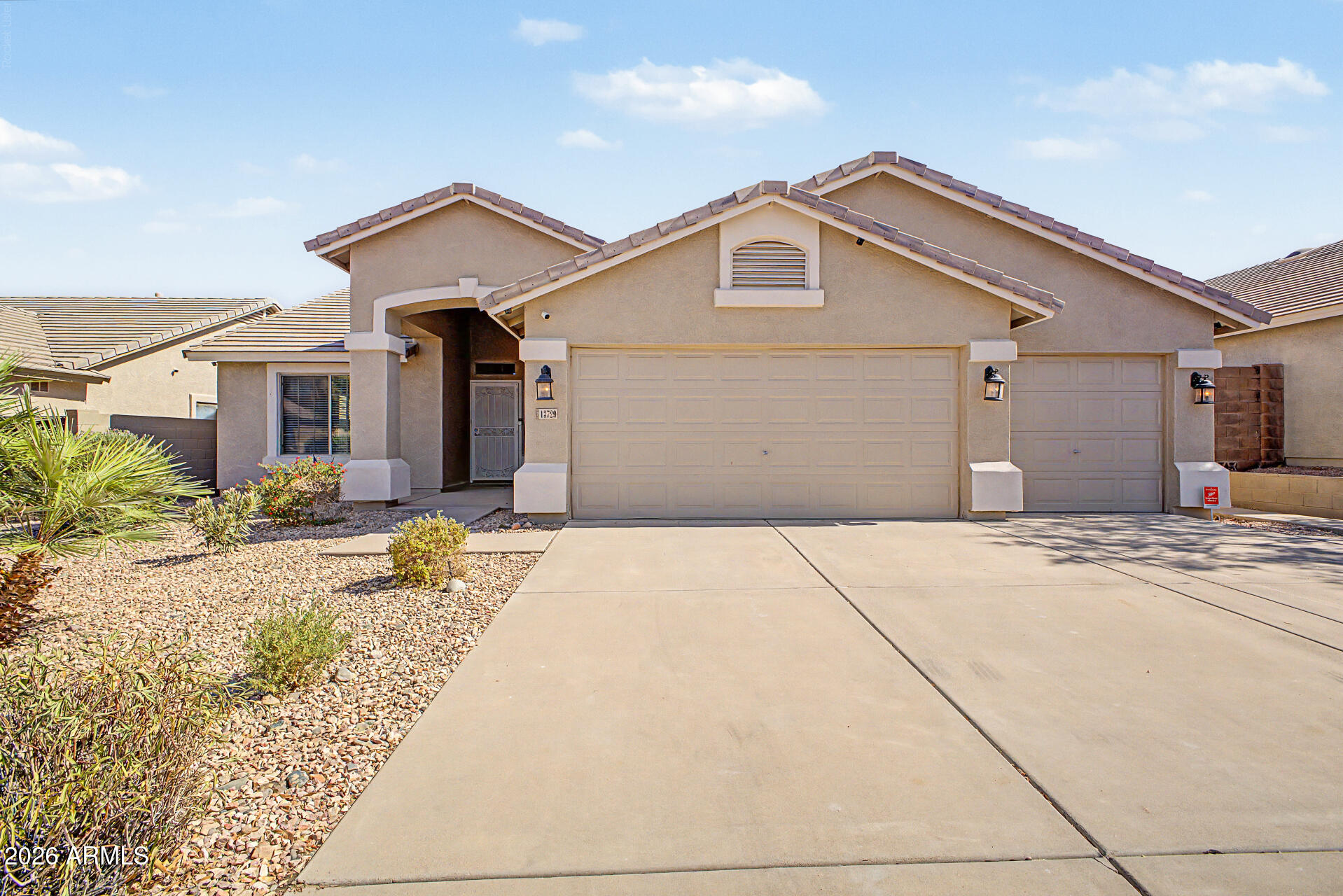 13729 W Luke Avenue — photo