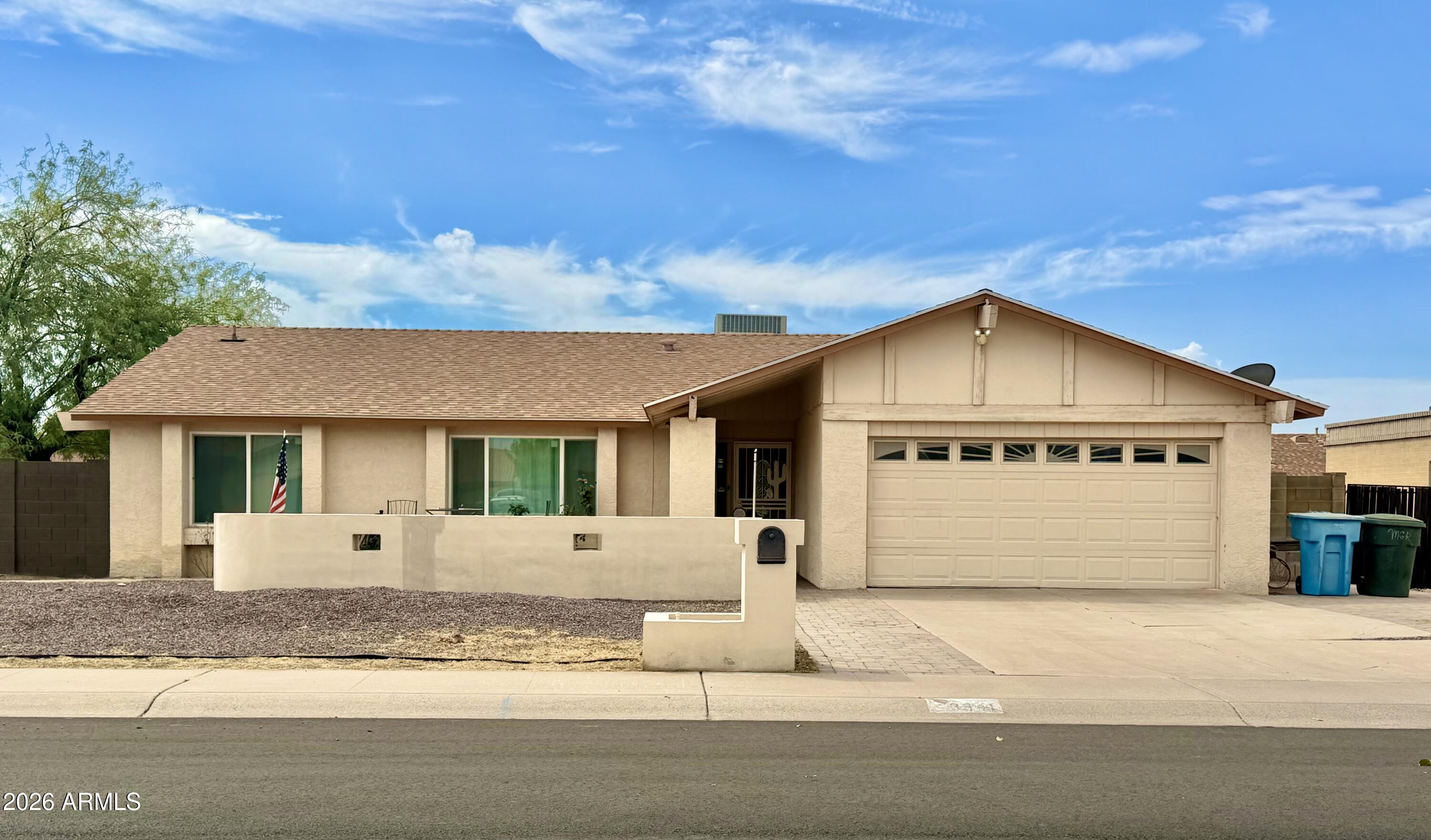 3941 W Desert Hills Drive — photo