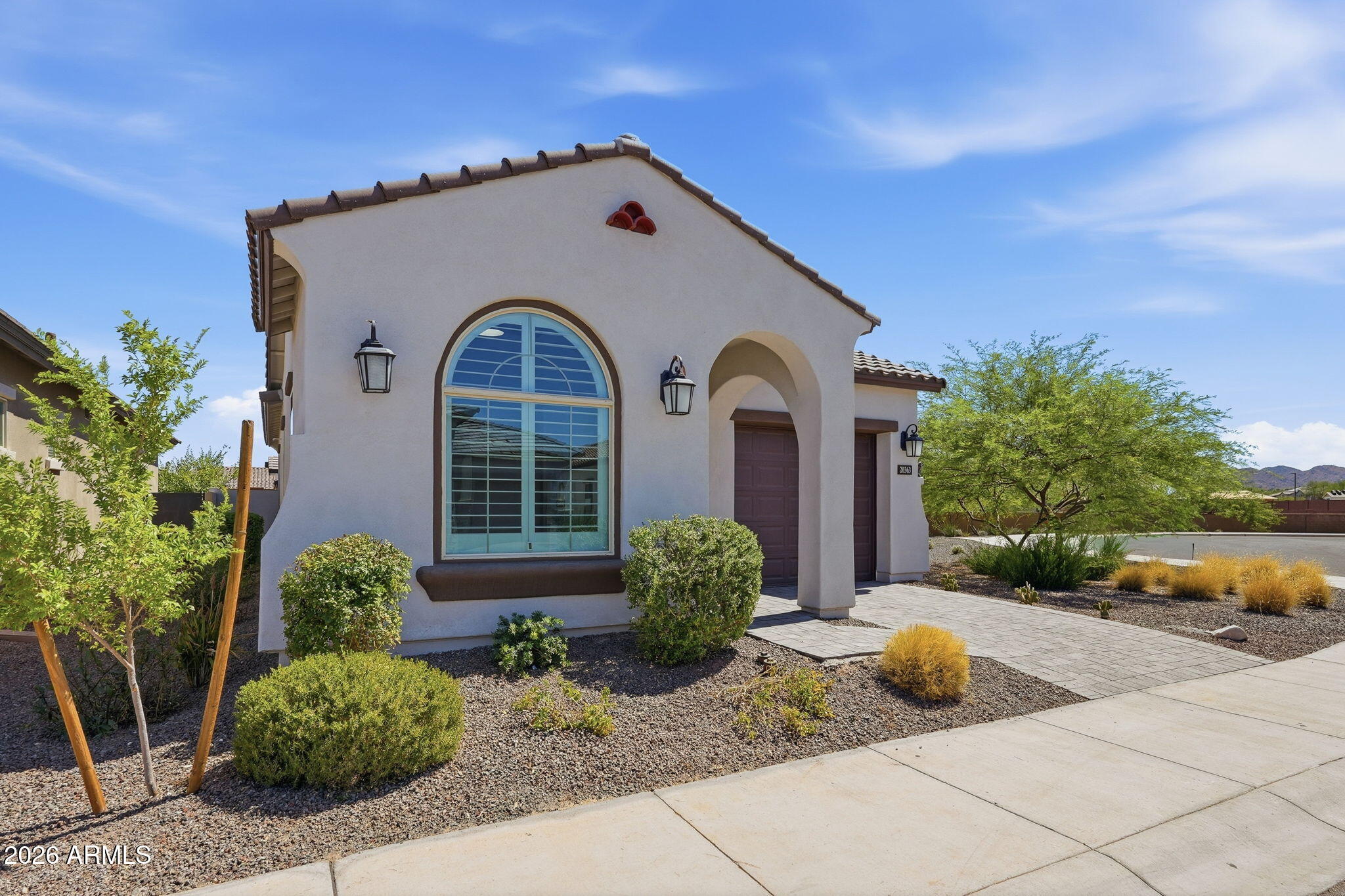 20363 W Sells Drive — photo