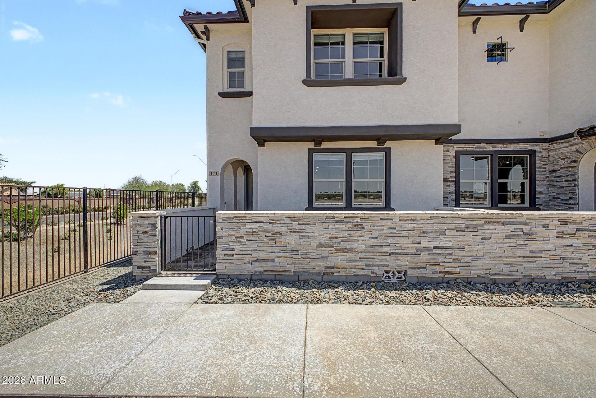 13975 W Luke 171 Parkway — photo