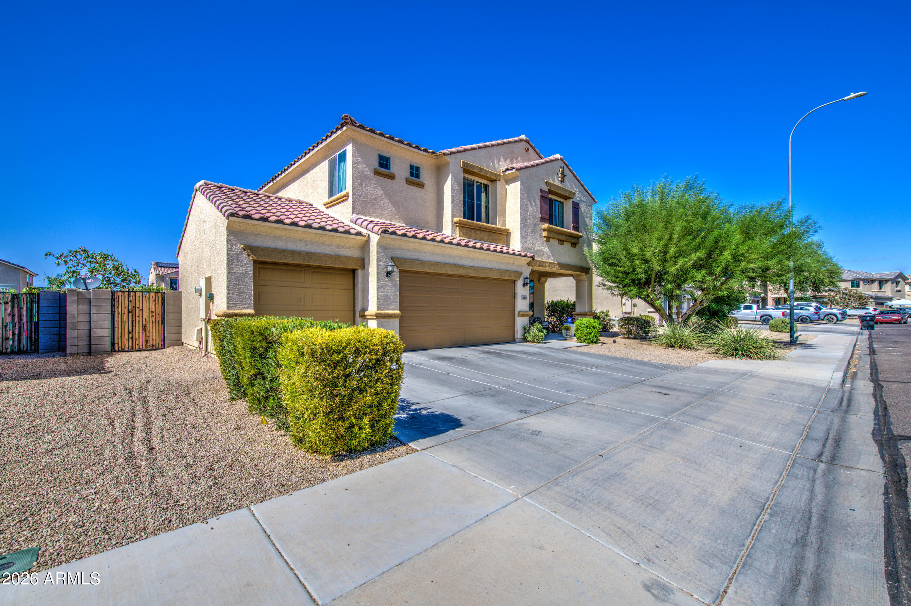 12202 W Del Rio Lane — photo