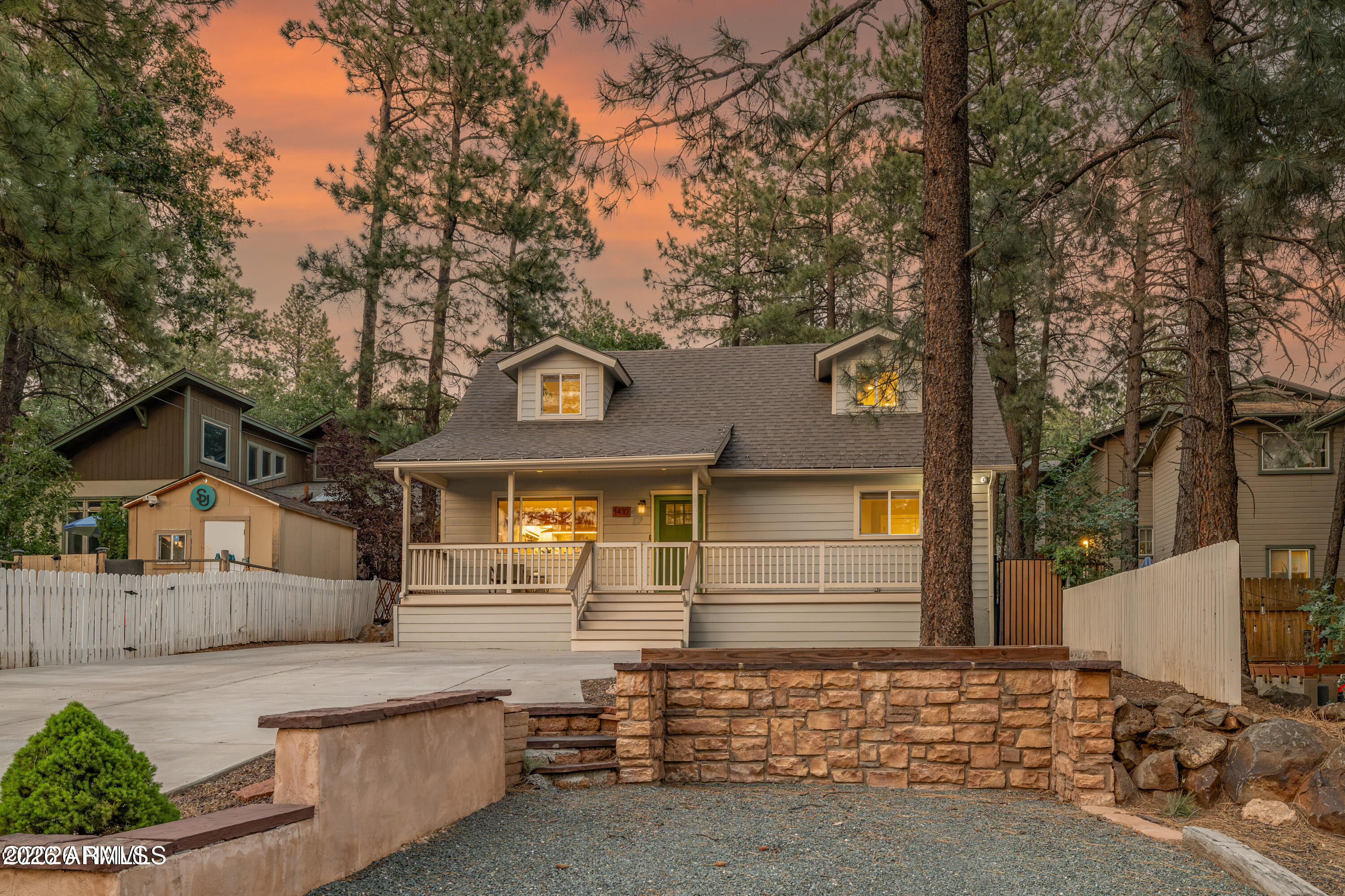 1410 N Rim Drive — photo