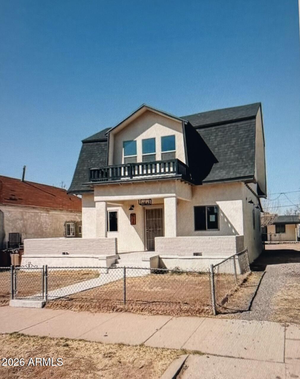 914 E 8th Street — photo