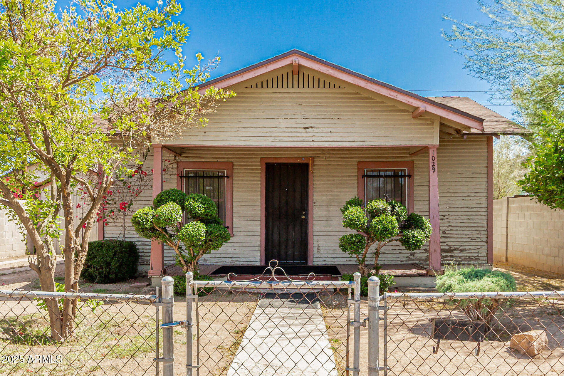 1029 E McKinley Street — photo