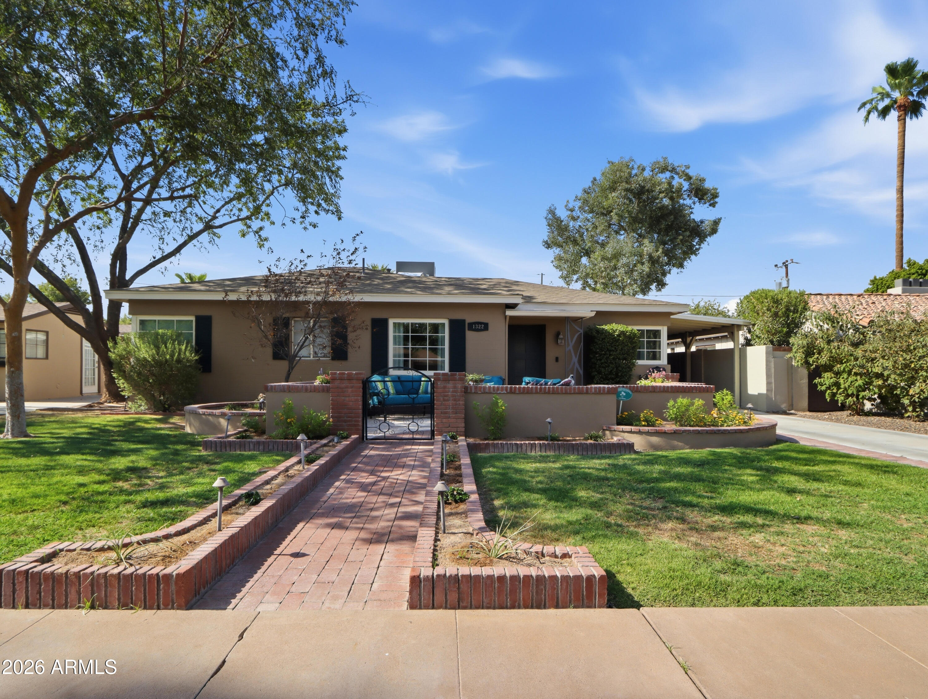 1322 W Palm Lane — photo