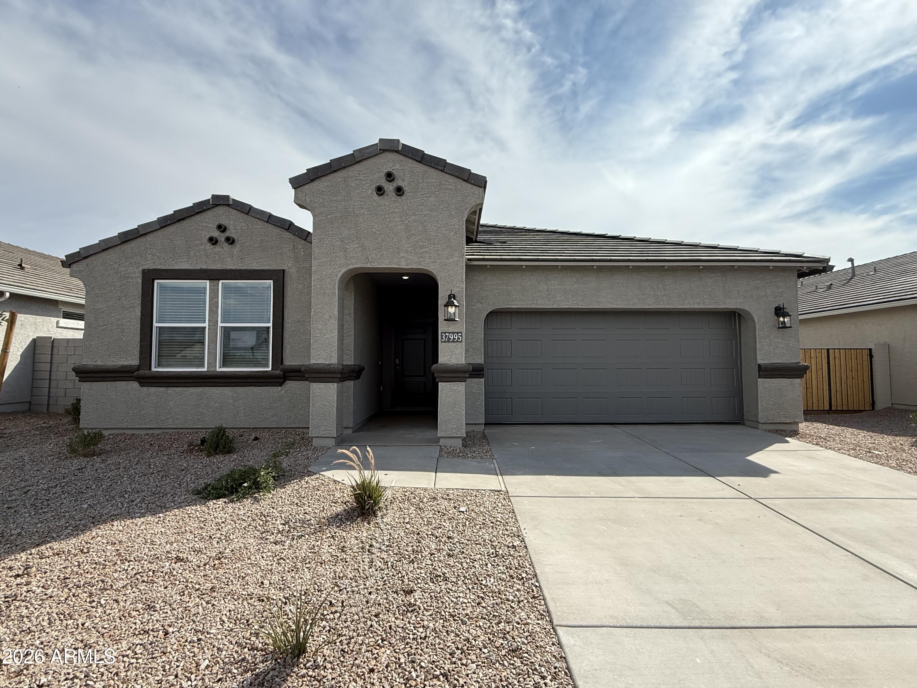 37995 W Capri Avenue — photo