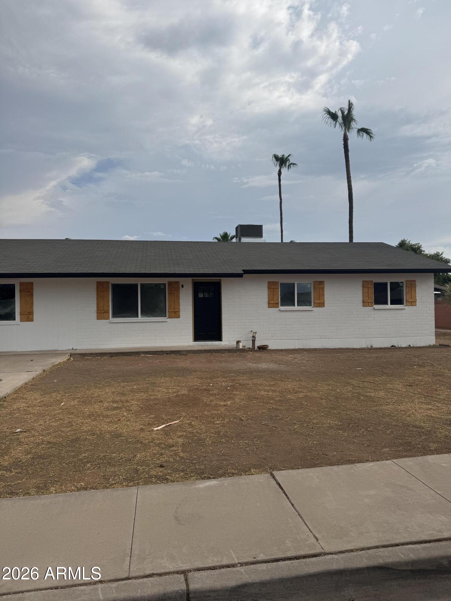 37 W Rawhide Avenue — photo