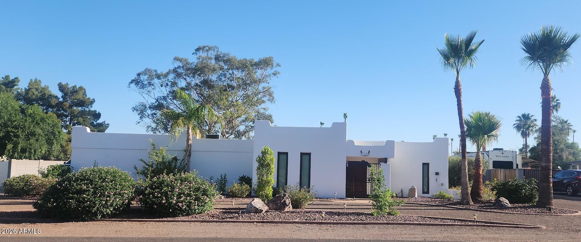 7136 W John Cabot Road — photo