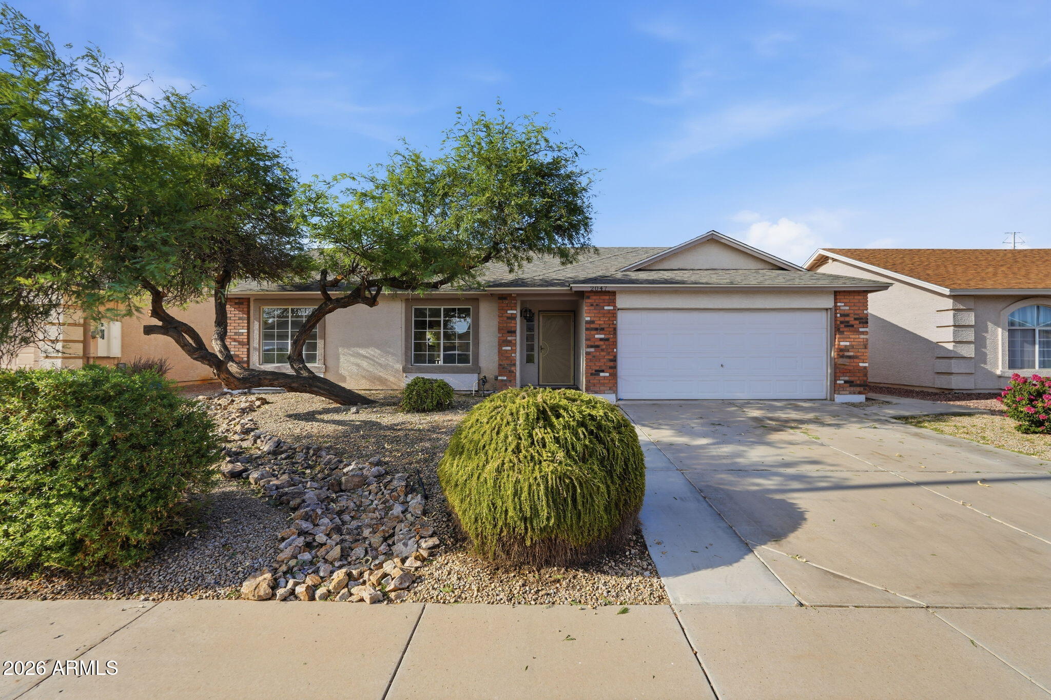 2047 E Temple Court — photo