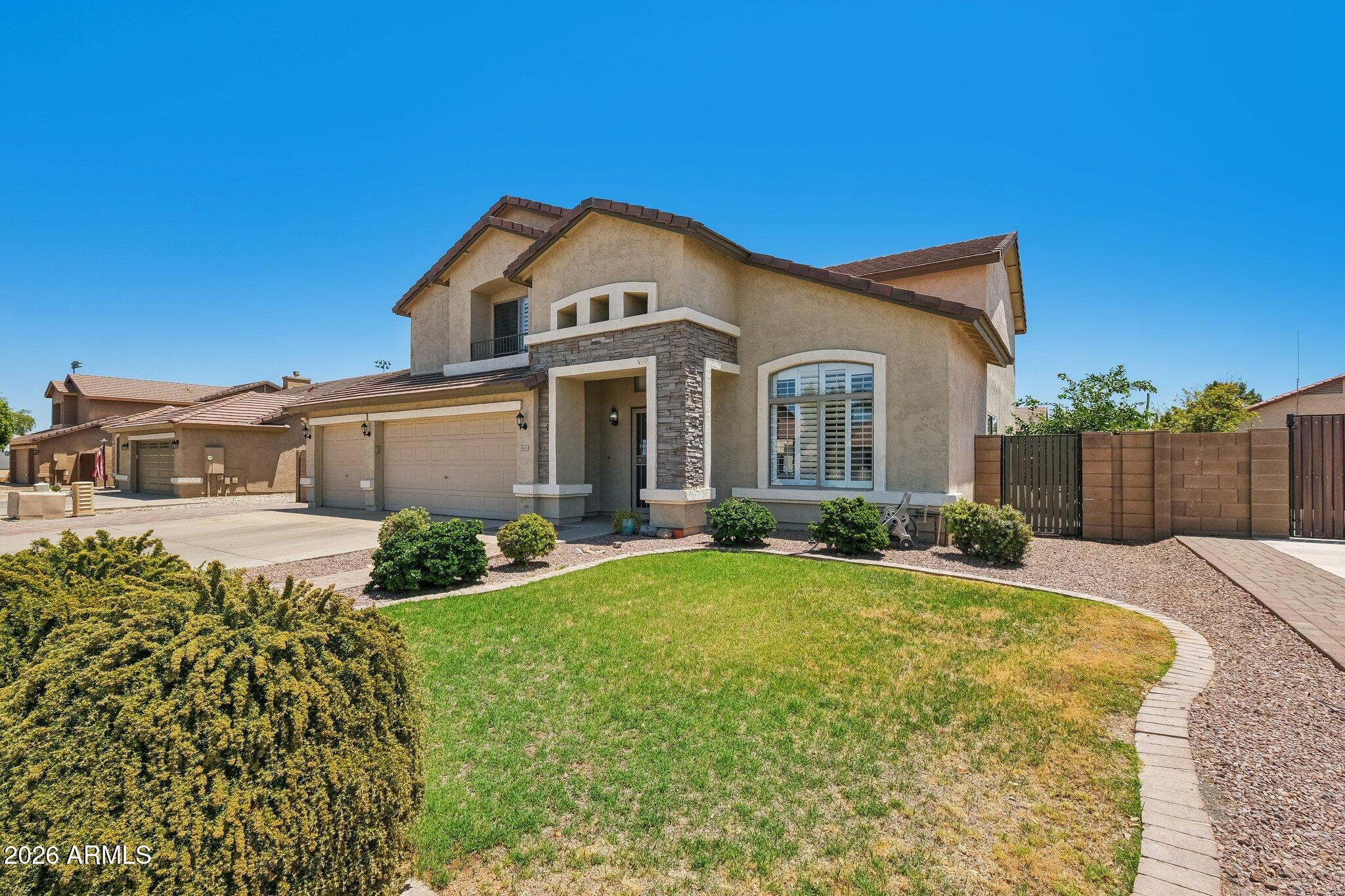 8653 W Quail Avenue — photo