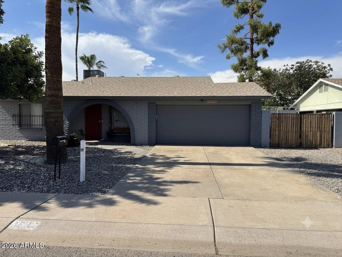 2840 W Michelle Drive — photo