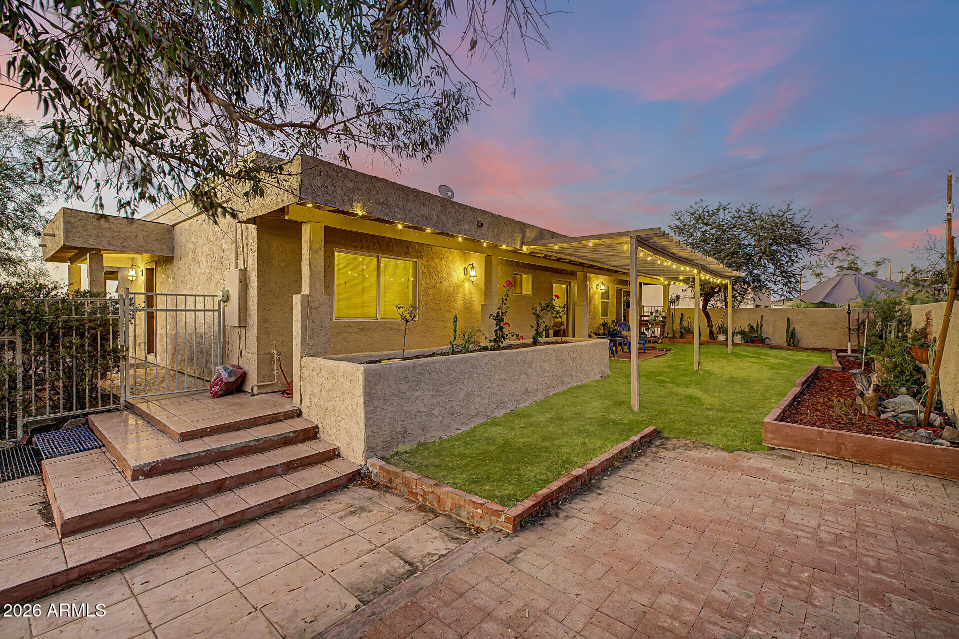 2324 W Sunrise Drive — photo