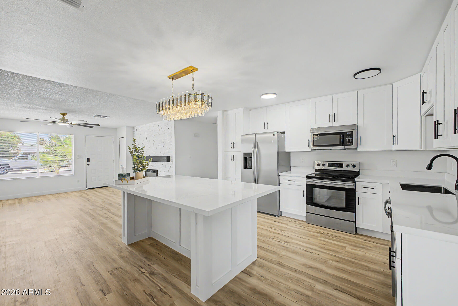 7202 W Shangri la Road — photo