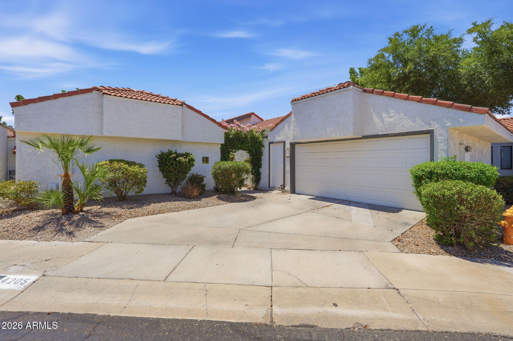 4205 E Ludlow Drive — photo