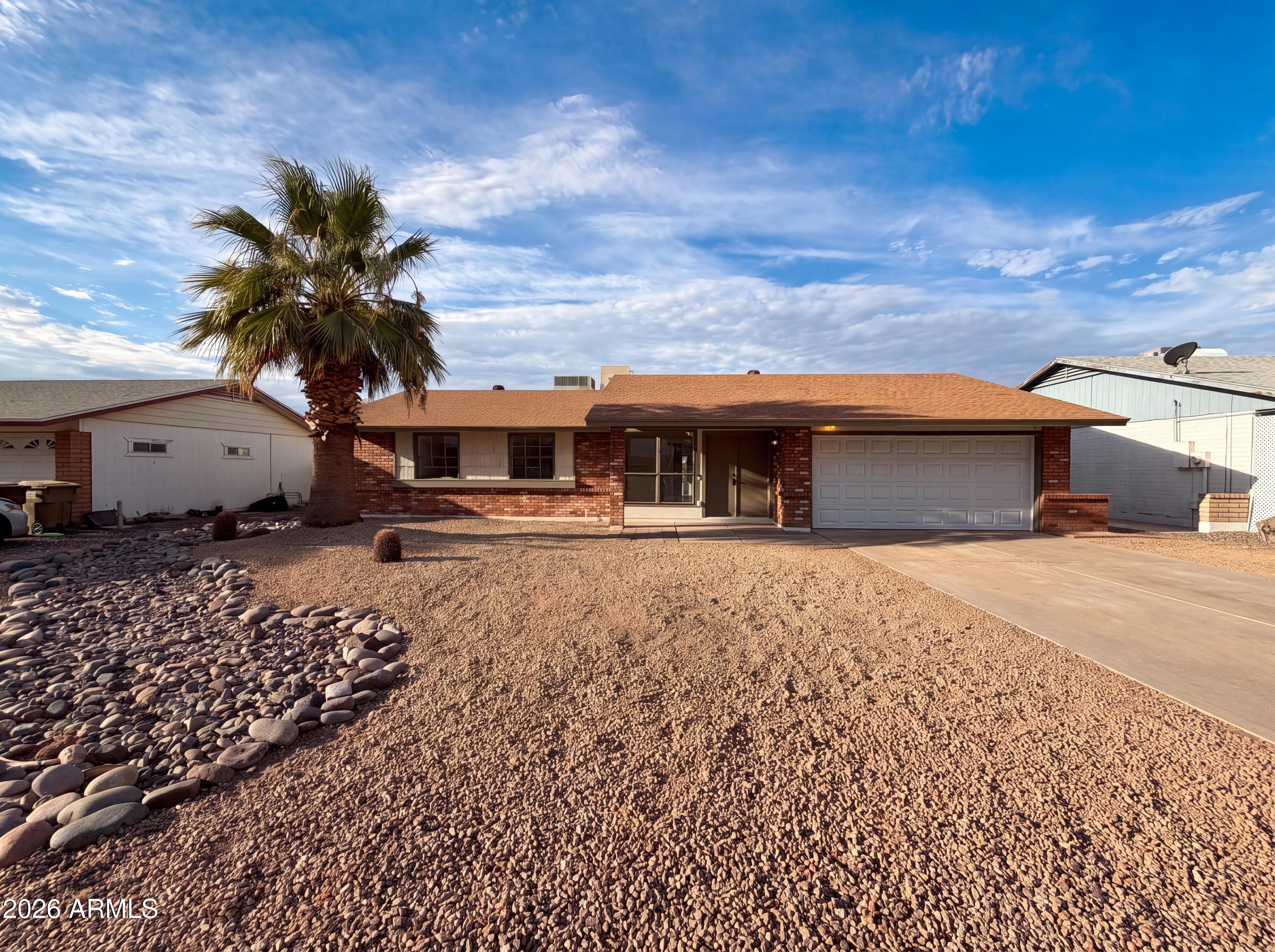 10501 W Loma Lane — photo