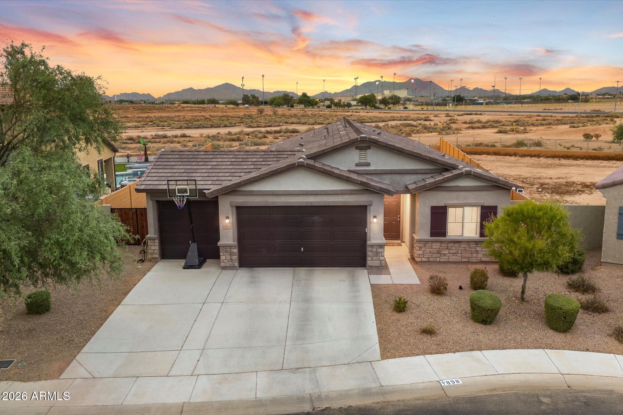 898 E Diamond Drive — photo