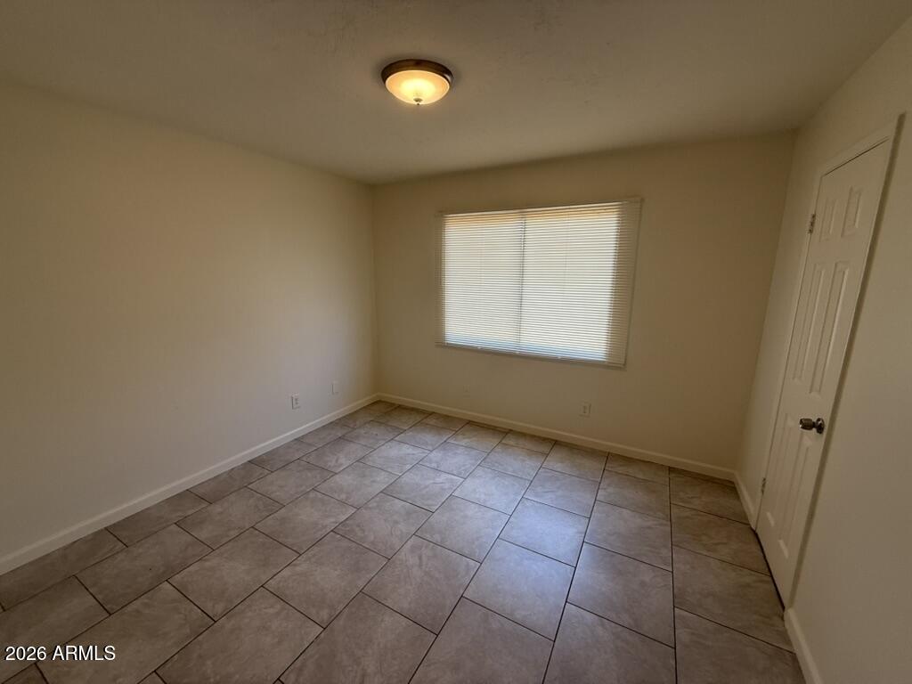 8450 N 34th Drive — photo